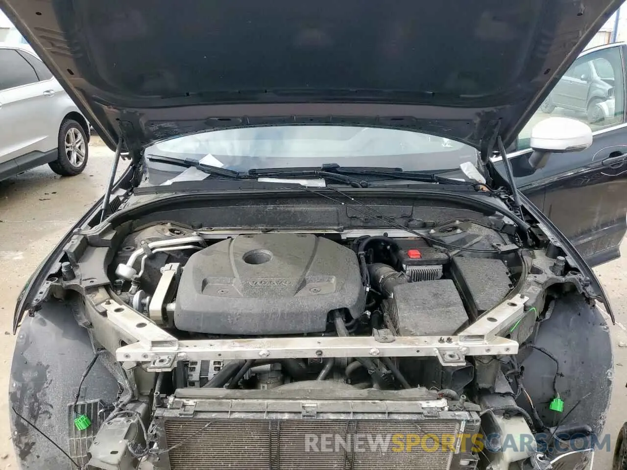 12 Photograph of a damaged car LYV102DM9KB230865 VOLVO XC60 2019