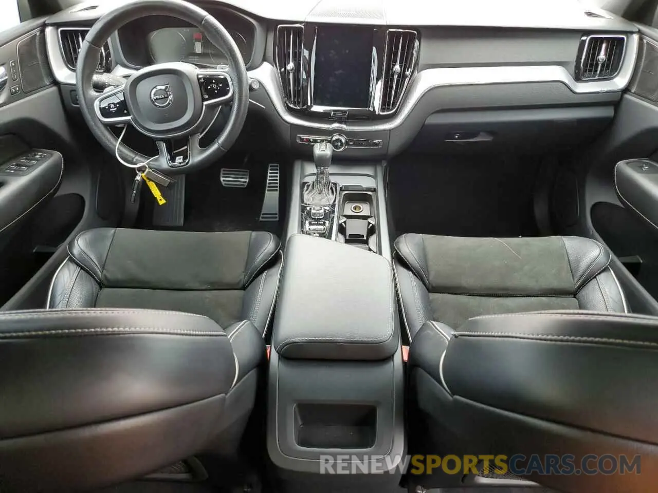 8 Photograph of a damaged car LYV102DMXKB204890 VOLVO XC60 2019
