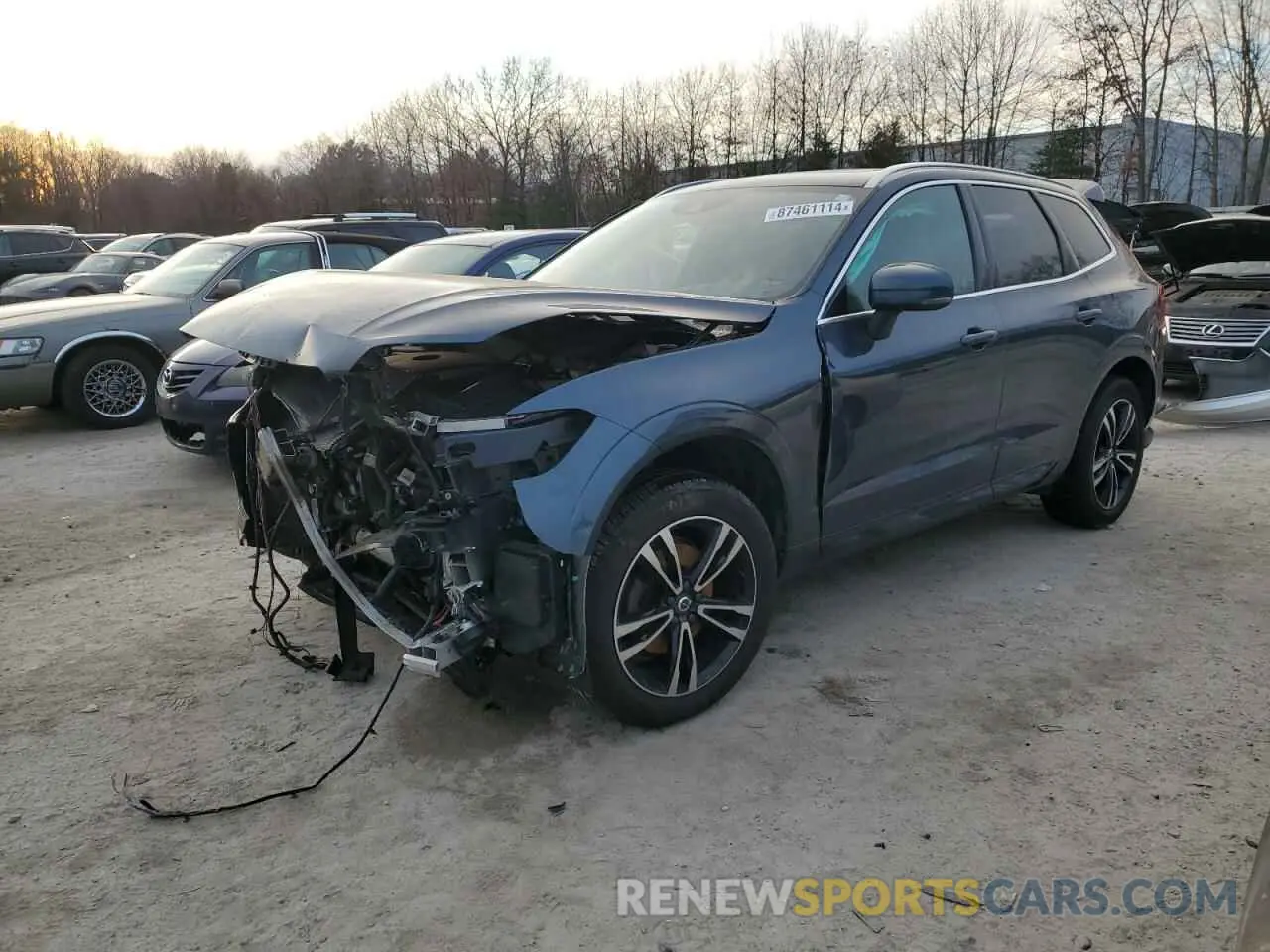 1 Photograph of a damaged car LYV102RK1KB283017 VOLVO XC60 2019
