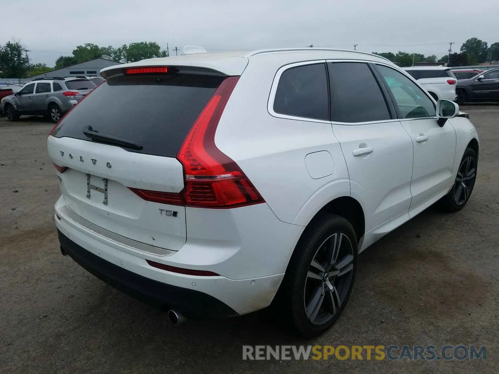 4 Photograph of a damaged car LYV102RK2KB326439 VOLVO XC60 2019