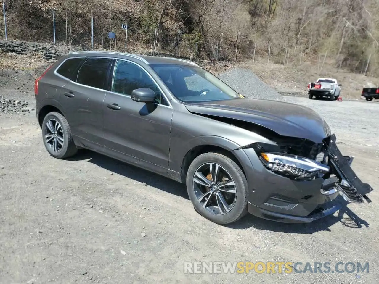4 Photograph of a damaged car LYV102RK3KB215365 VOLVO XC60 2019