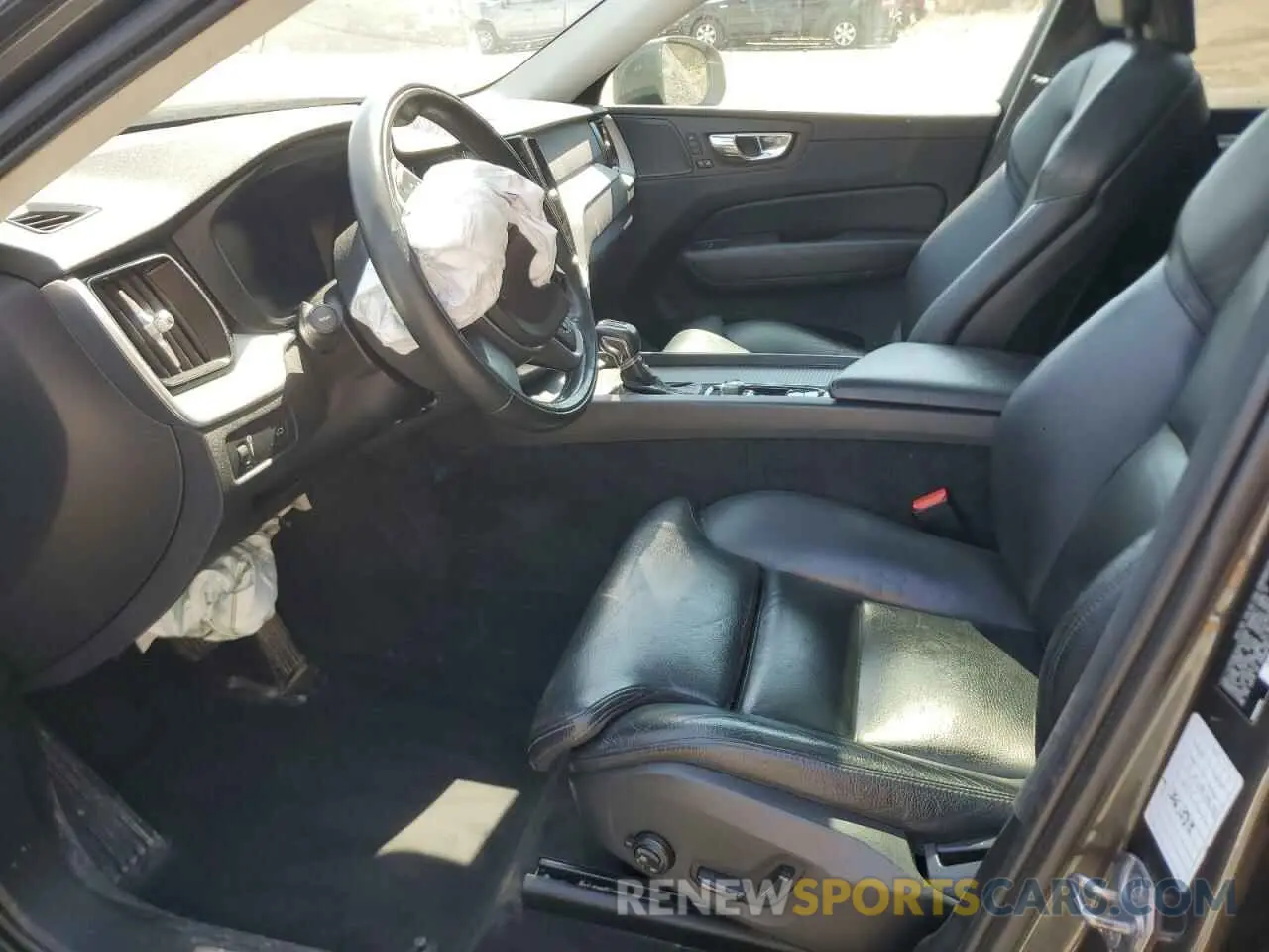 7 Photograph of a damaged car LYV102RK3KB215365 VOLVO XC60 2019