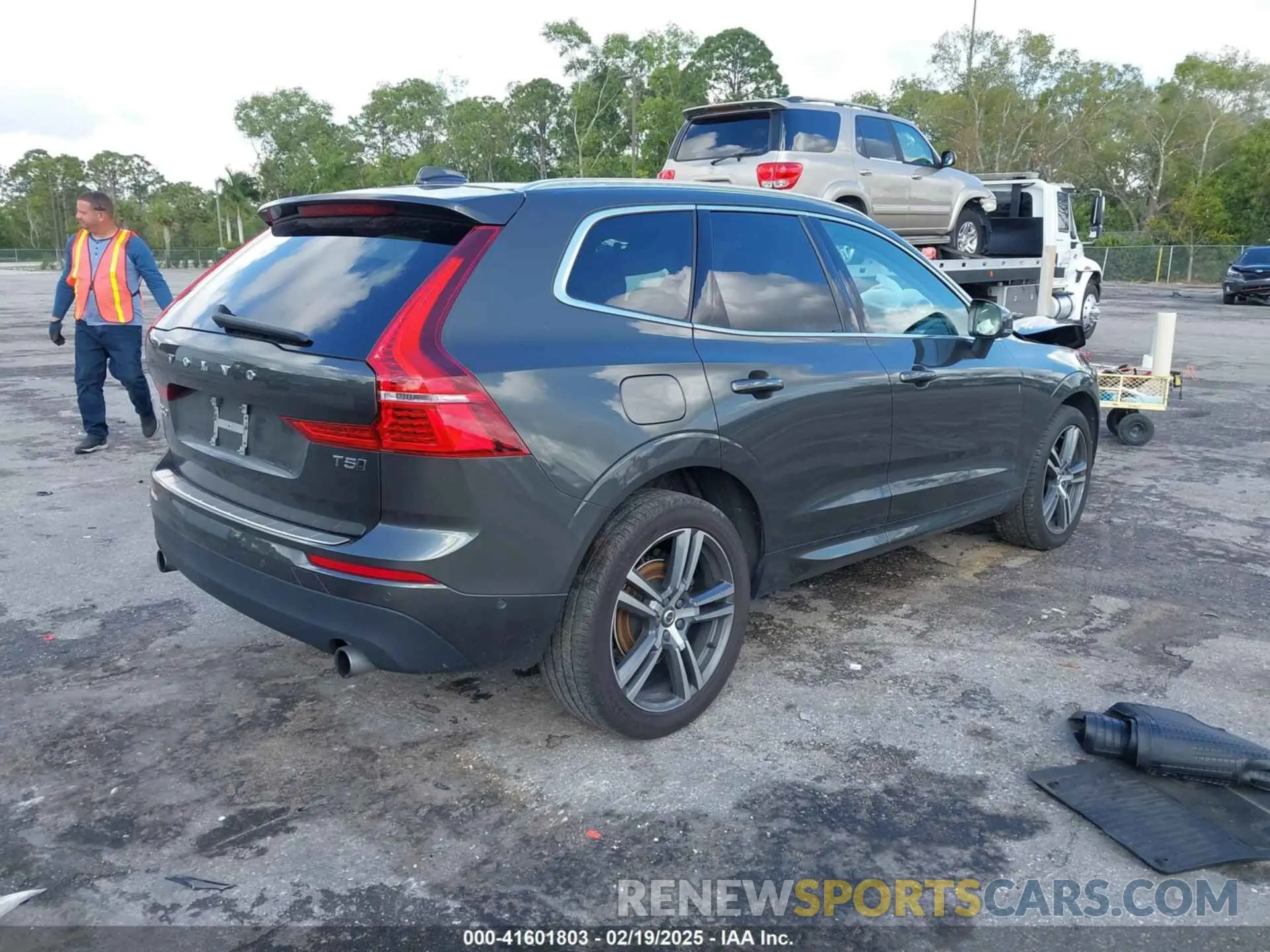 4 Фотография поврежденного автомобиля LYV102RK3KB219321 VOLVO XC60 2019