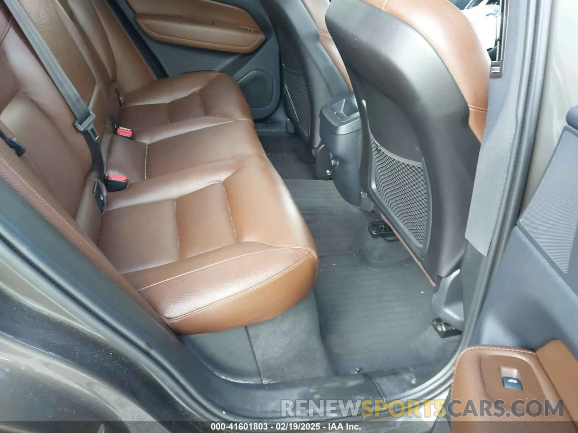 8 Фотография поврежденного автомобиля LYV102RK3KB219321 VOLVO XC60 2019