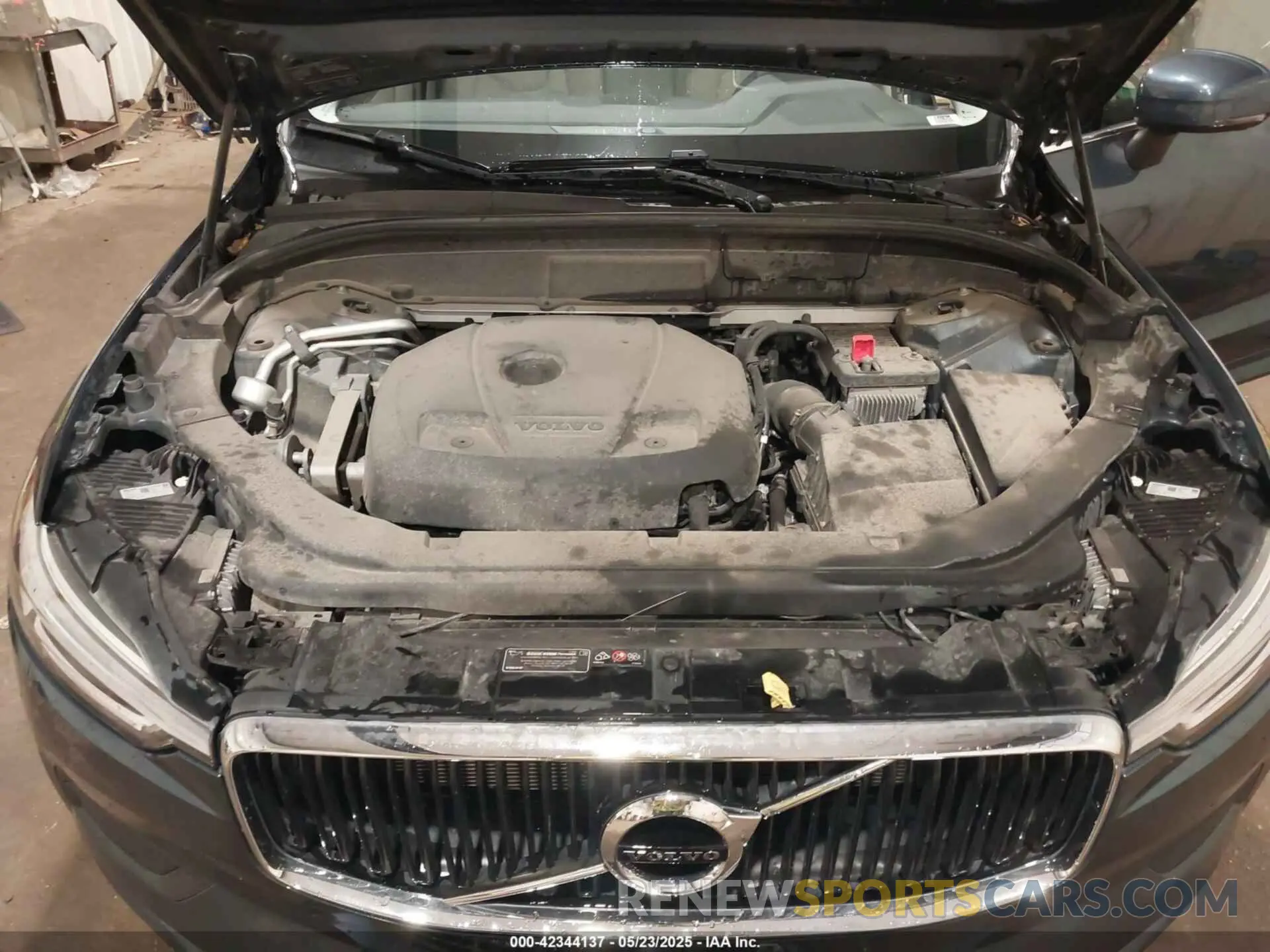 10 Фотография поврежденного автомобиля LYV102RK3KB380784 VOLVO XC60 2019