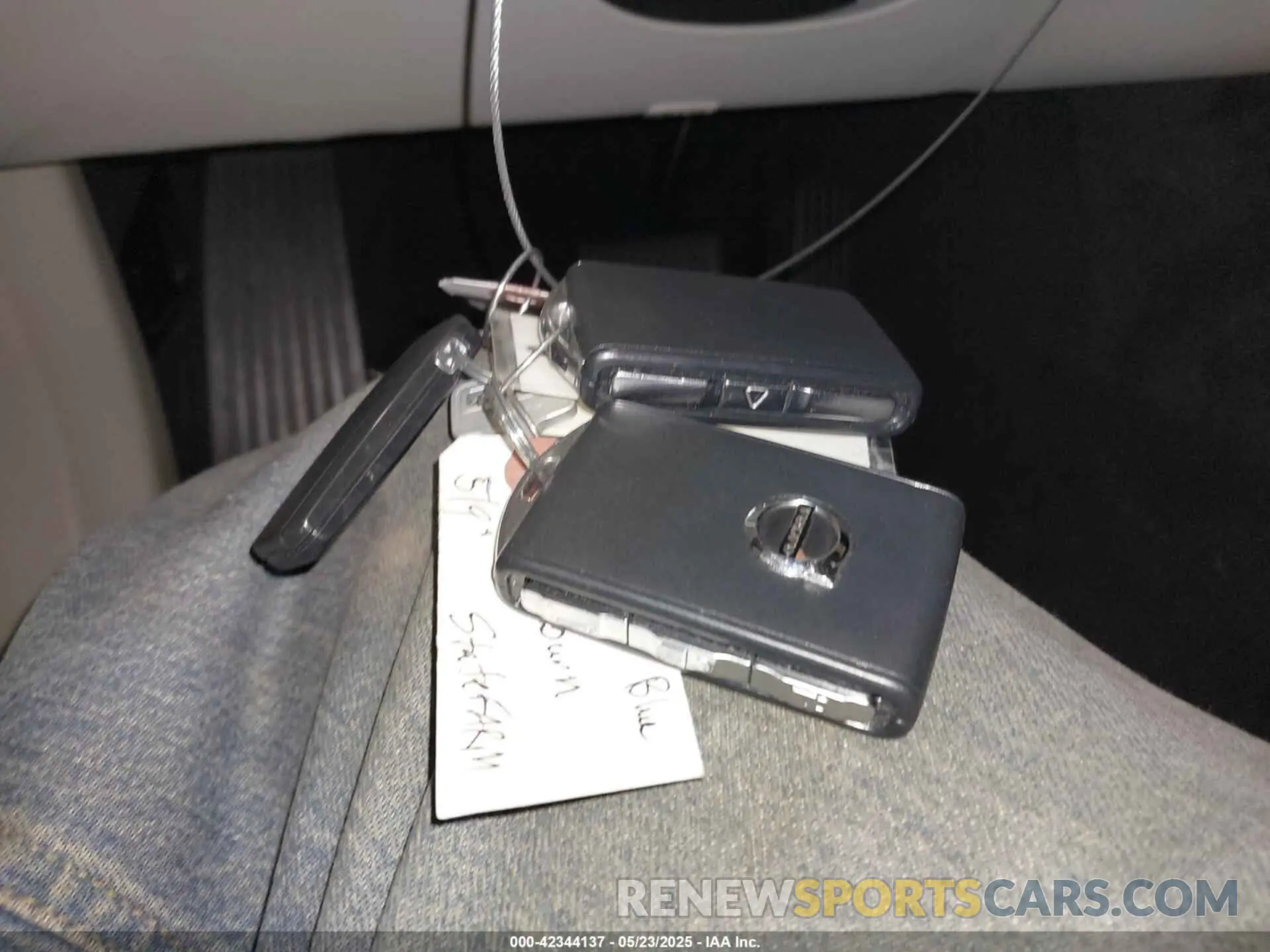 11 Фотография поврежденного автомобиля LYV102RK3KB380784 VOLVO XC60 2019