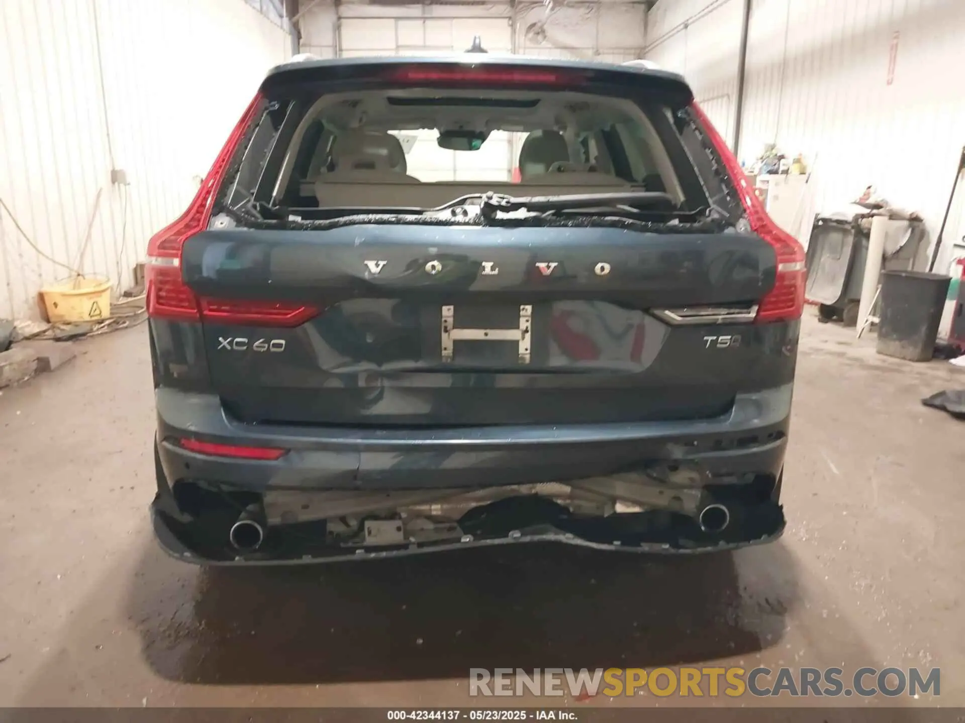 6 Фотография поврежденного автомобиля LYV102RK3KB380784 VOLVO XC60 2019