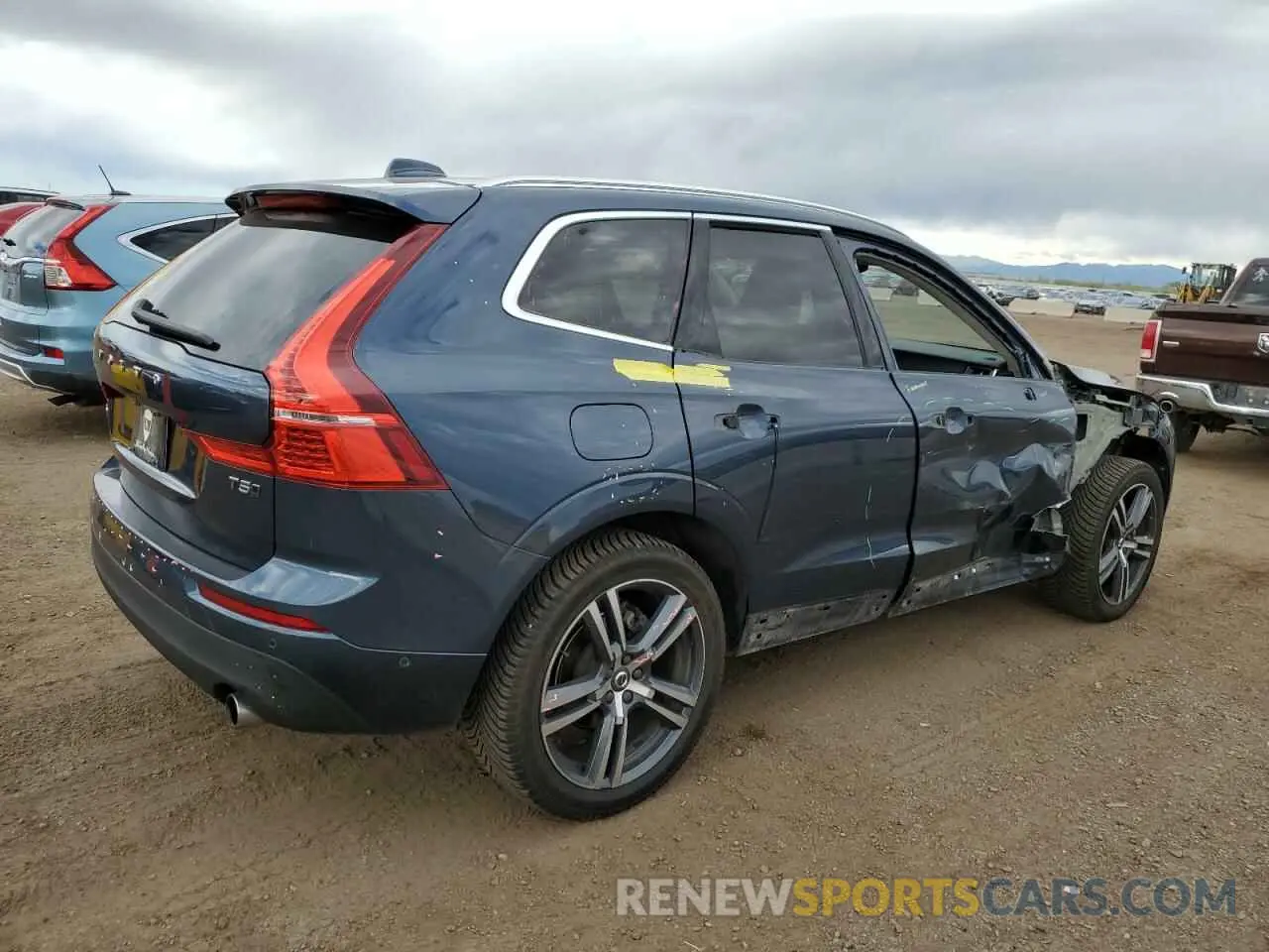 3 Photograph of a damaged car LYV102RK4KB227606 VOLVO XC60 2019