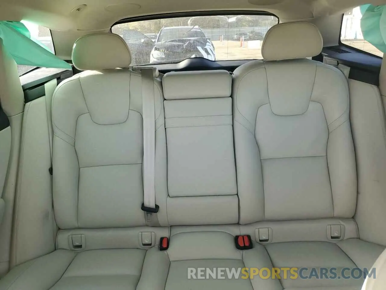 10 Photograph of a damaged car LYV102RK4KB293329 VOLVO XC60 2019