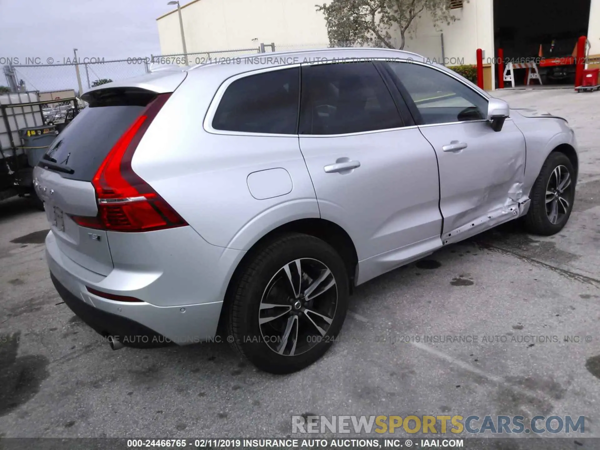 4 Photograph of a damaged car LYV102RK6KB200536 VOLVO XC60 2019