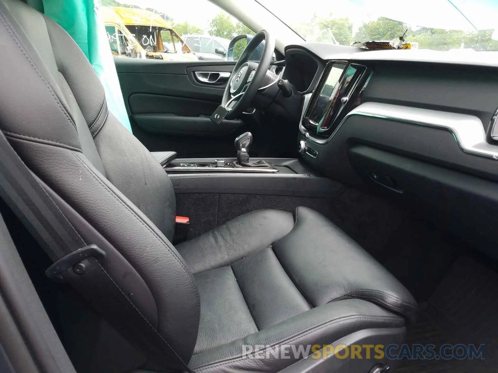 5 Photograph of a damaged car LYV102RK6KB317100 VOLVO XC60 2019