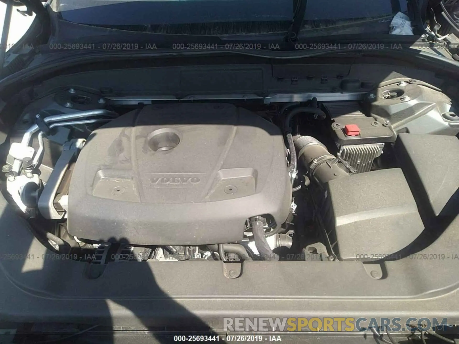 10 Photograph of a damaged car LYV102RK8KB184355 VOLVO XC60 2019