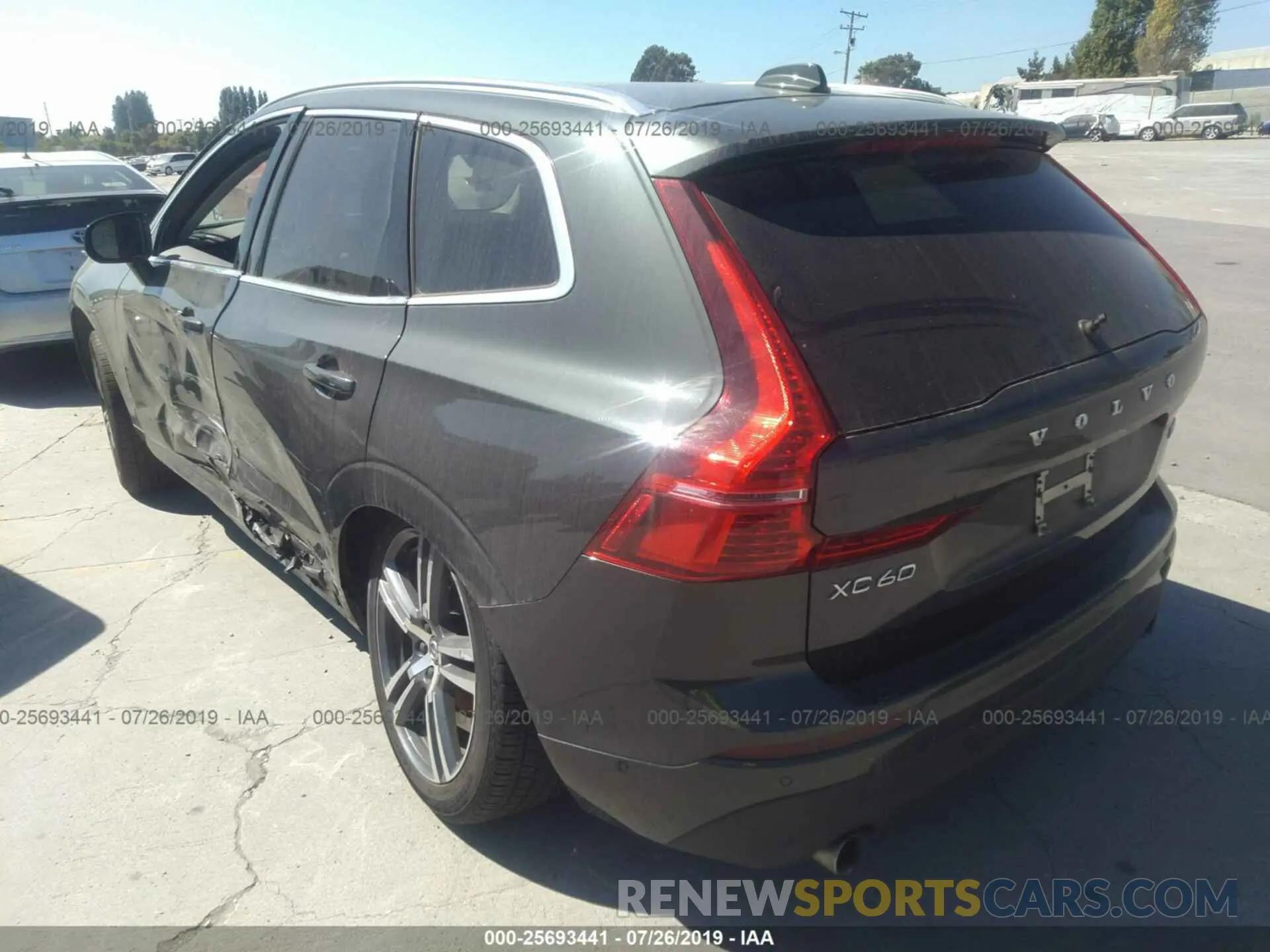 3 Photograph of a damaged car LYV102RK8KB184355 VOLVO XC60 2019
