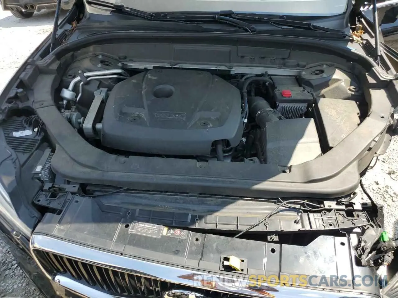 12 Photograph of a damaged car LYV102RK9KB358143 VOLVO XC60 2019