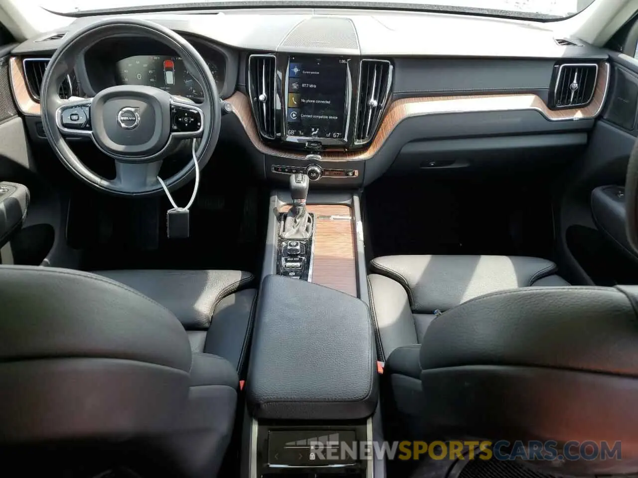 8 Photograph of a damaged car LYV102RL0KB298567 VOLVO XC60 2019