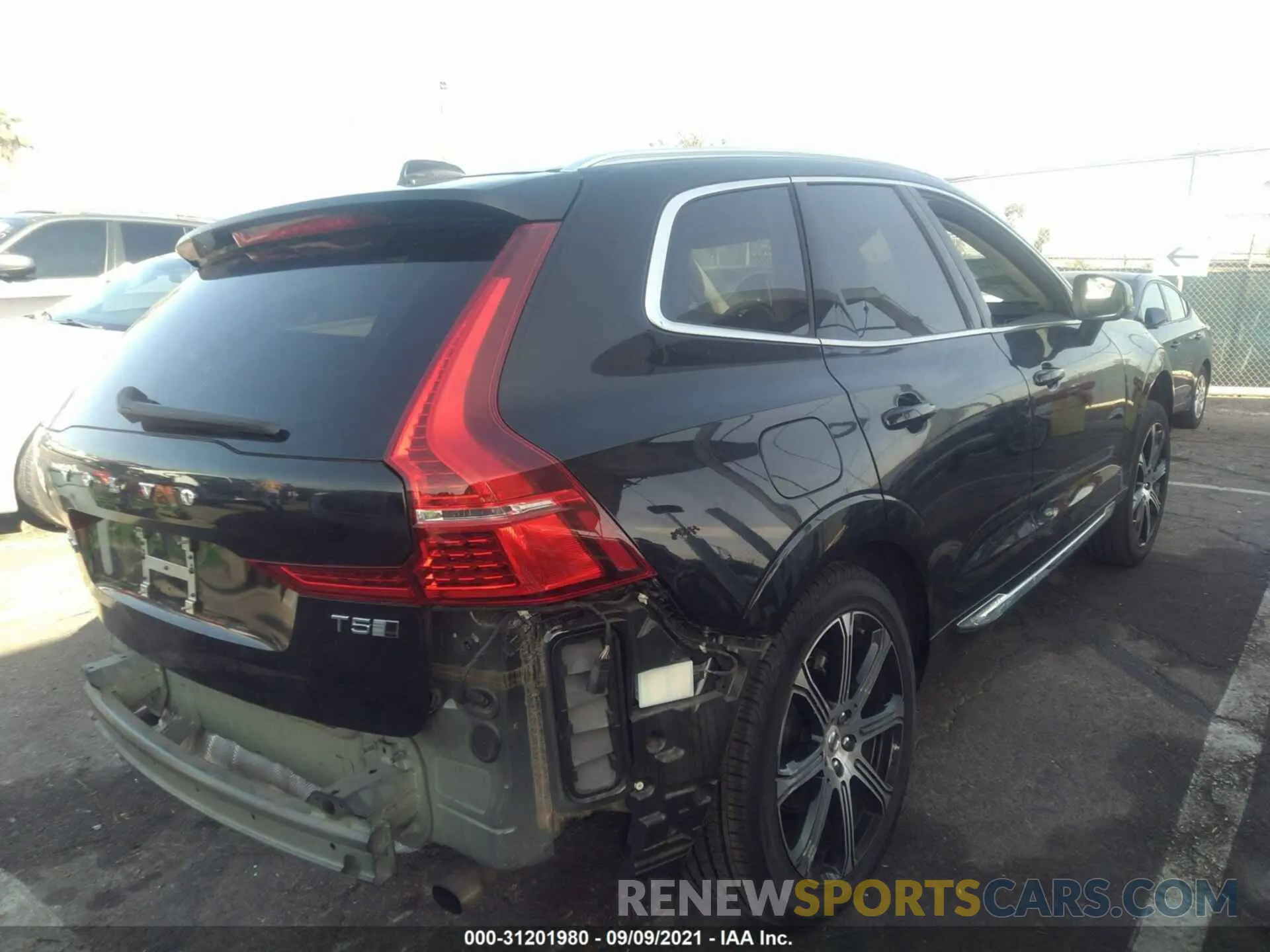 4 Photograph of a damaged car LYV102RL4KB292237 VOLVO XC60 2019