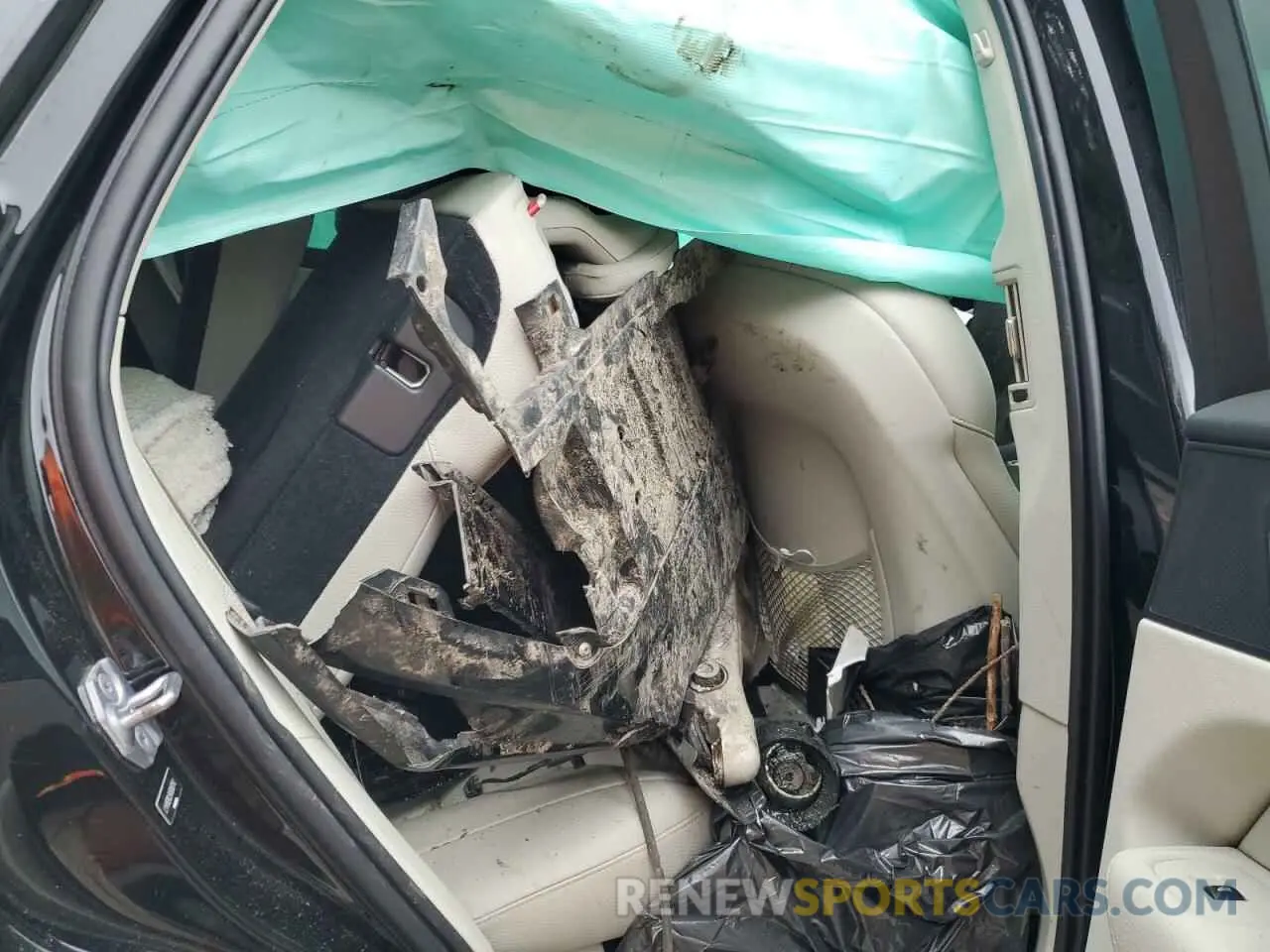 10 Photograph of a damaged car LYV102RL5KB283742 VOLVO XC60 2019