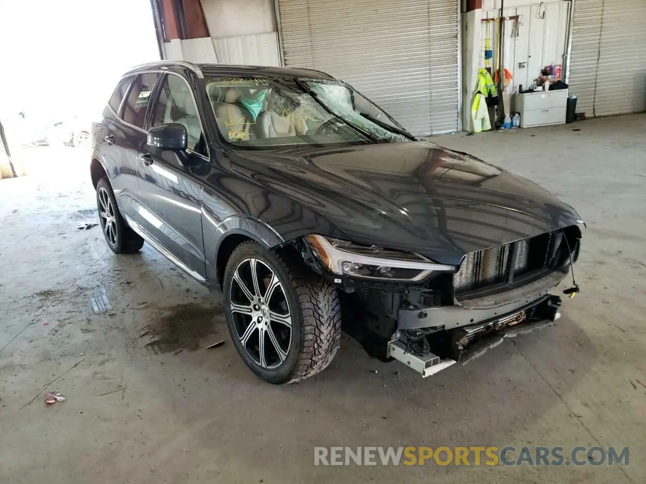 1 Photograph of a damaged car LYV102RL8KB235426 VOLVO XC60 2019