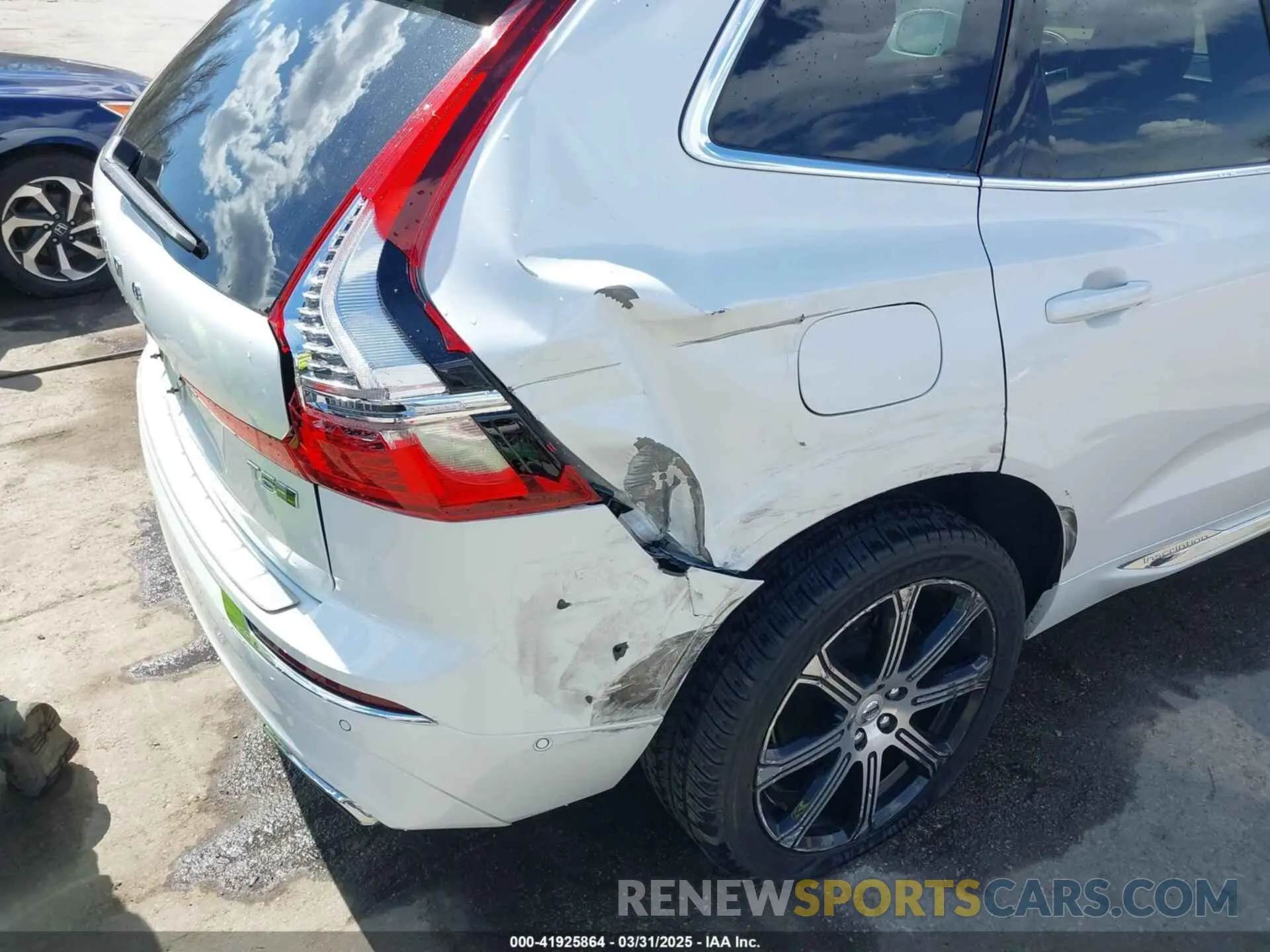 6 Фотография поврежденного автомобиля LYV102RL9KB284828 VOLVO XC60 2019