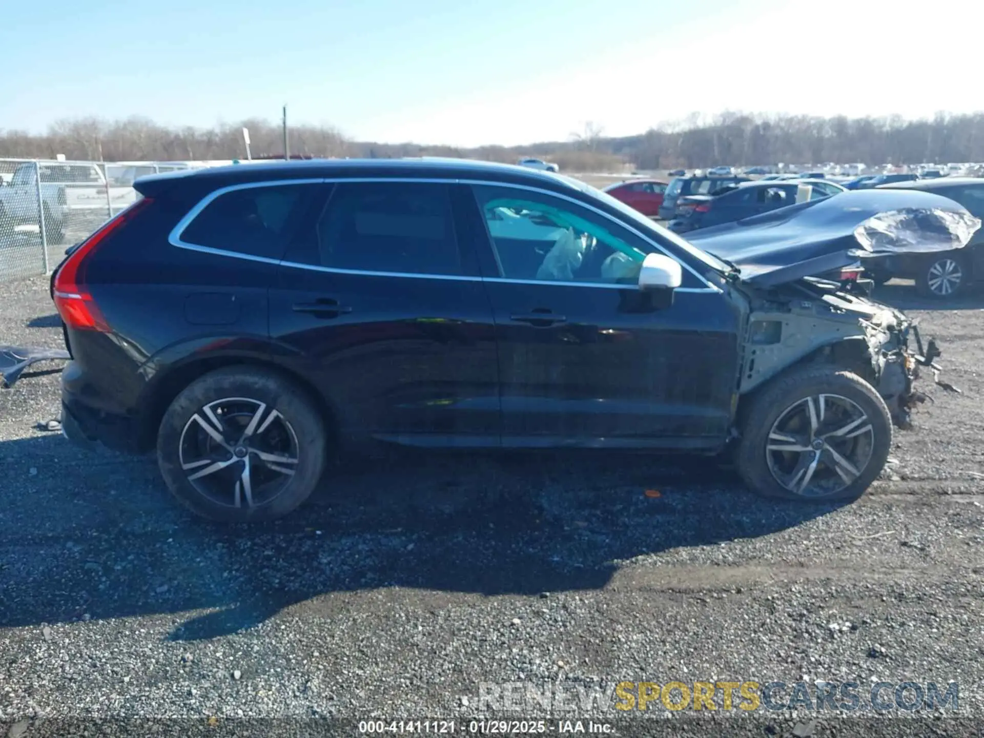 14 Photograph of a damaged car LYV102RM4KB211312 VOLVO XC60 2019