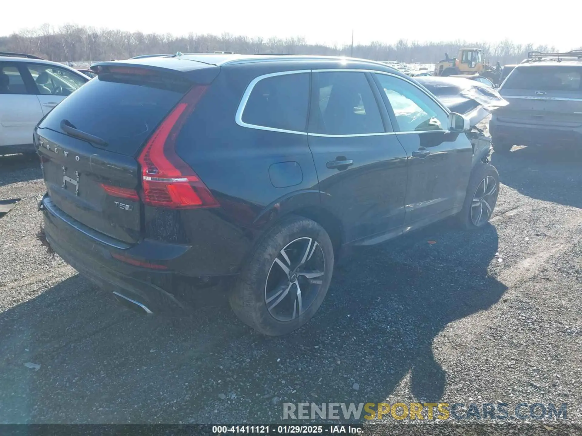 4 Photograph of a damaged car LYV102RM4KB211312 VOLVO XC60 2019