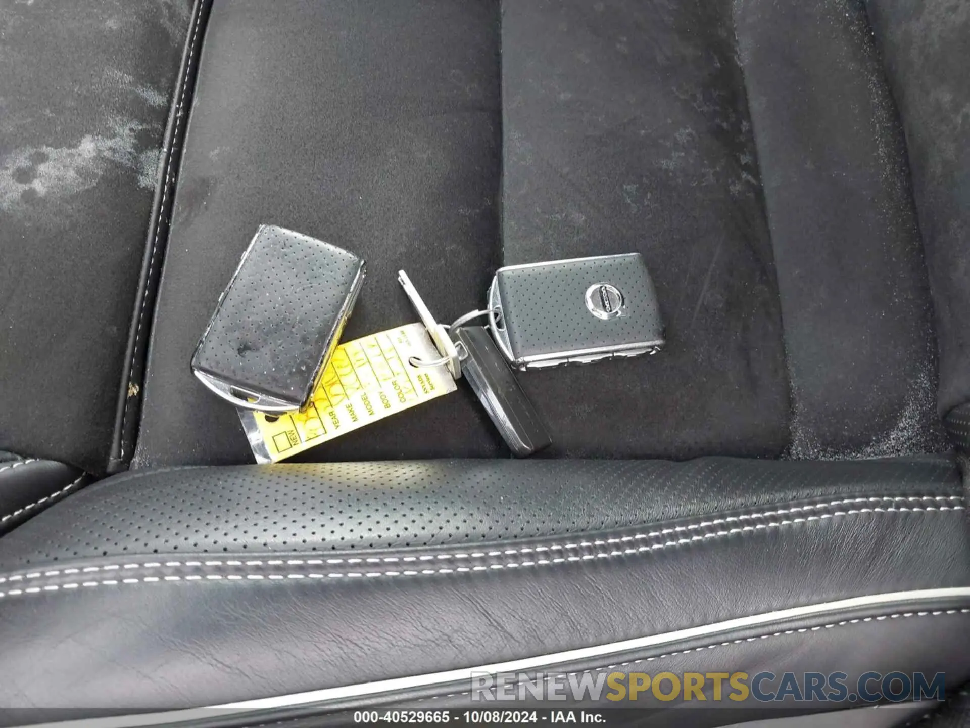 11 Photograph of a damaged car LYV102RM4KB282963 VOLVO XC60 2019