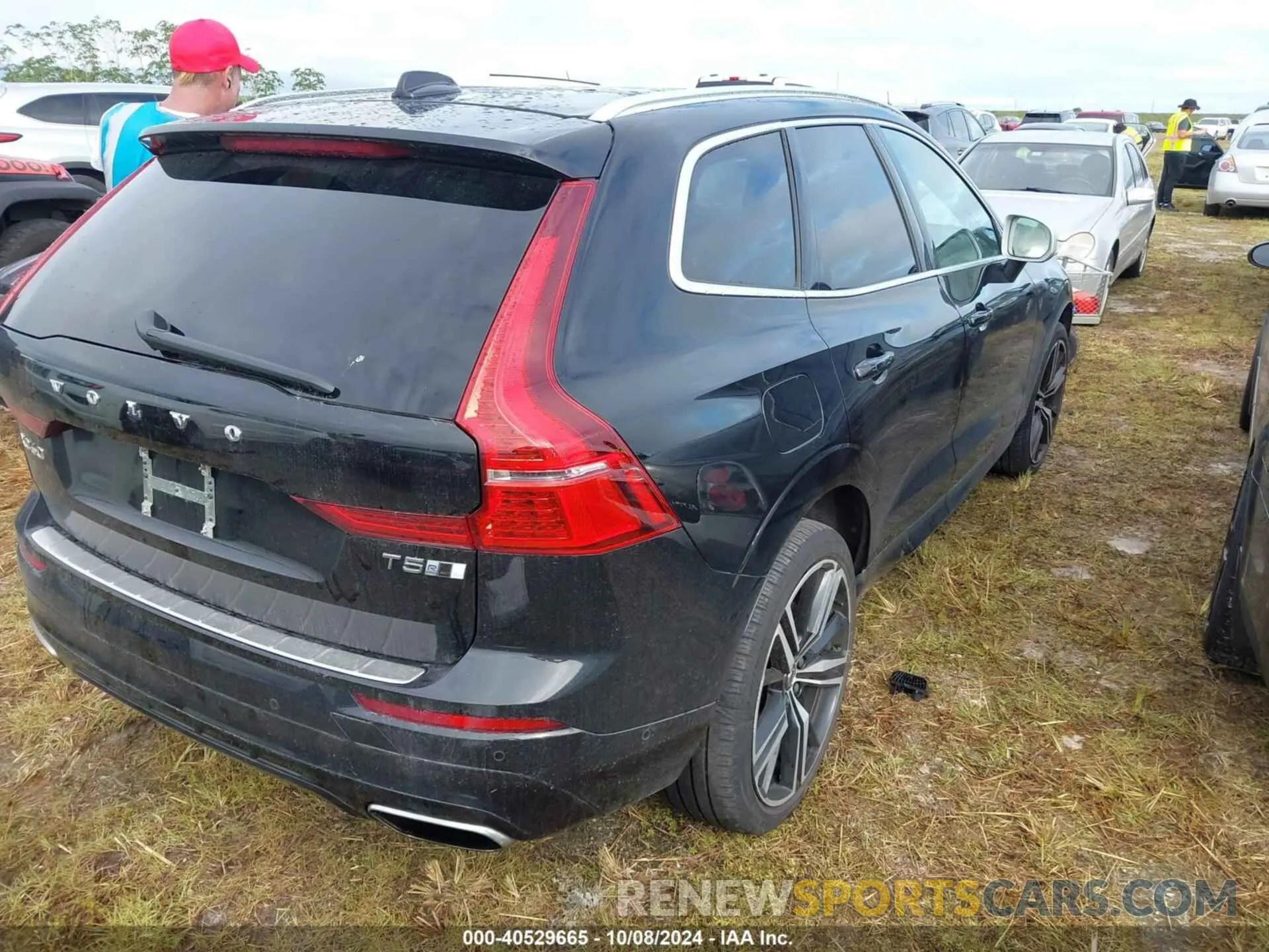 4 Photograph of a damaged car LYV102RM4KB282963 VOLVO XC60 2019