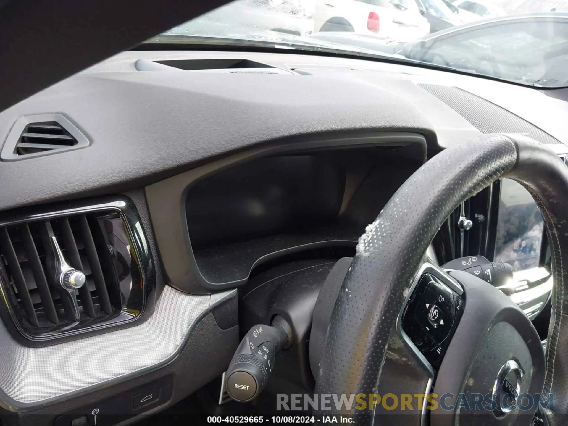 7 Photograph of a damaged car LYV102RM4KB282963 VOLVO XC60 2019