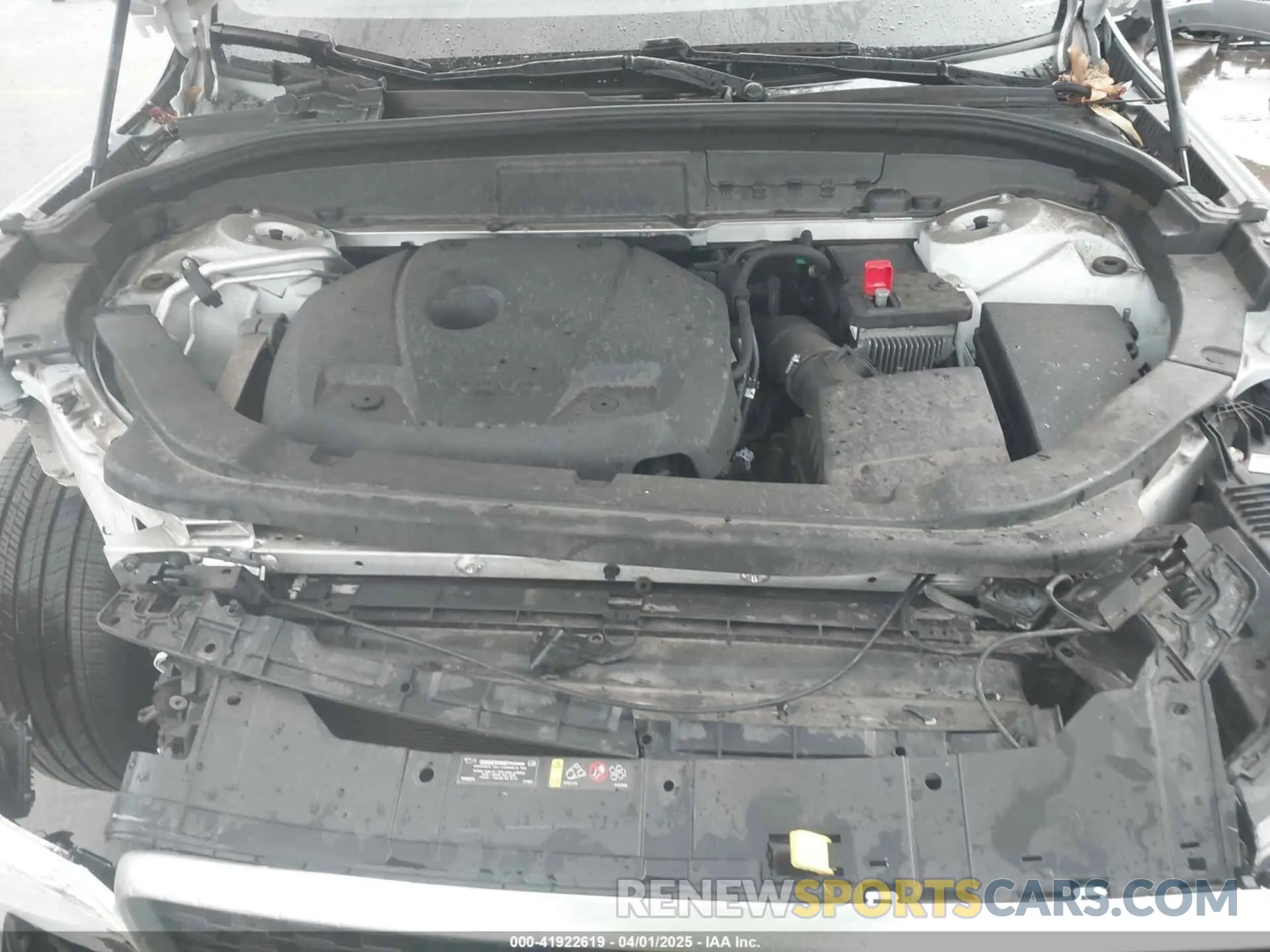 10 Photograph of a damaged car LYV102RMXKB327226 VOLVO XC60 2019