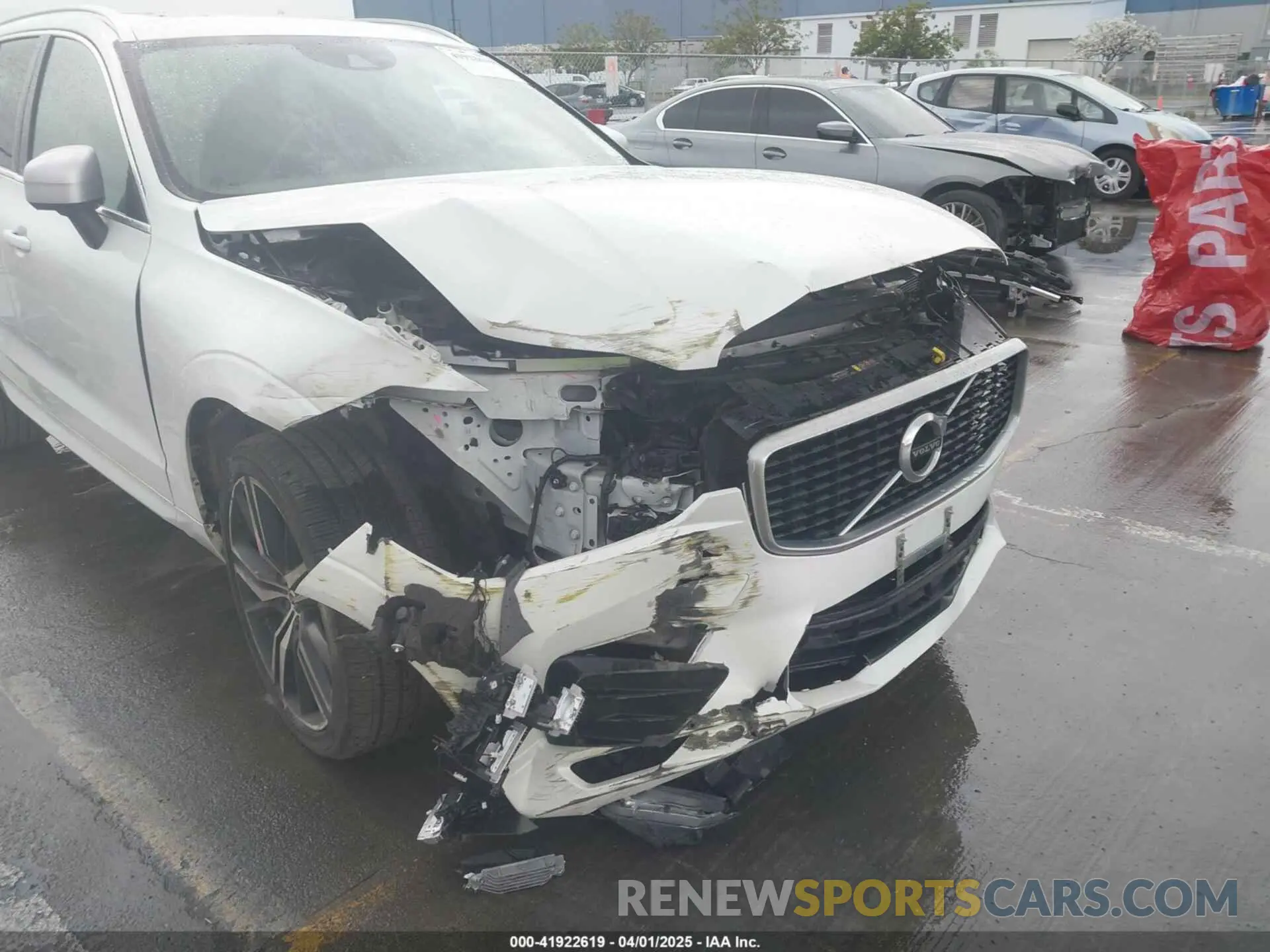 6 Photograph of a damaged car LYV102RMXKB327226 VOLVO XC60 2019