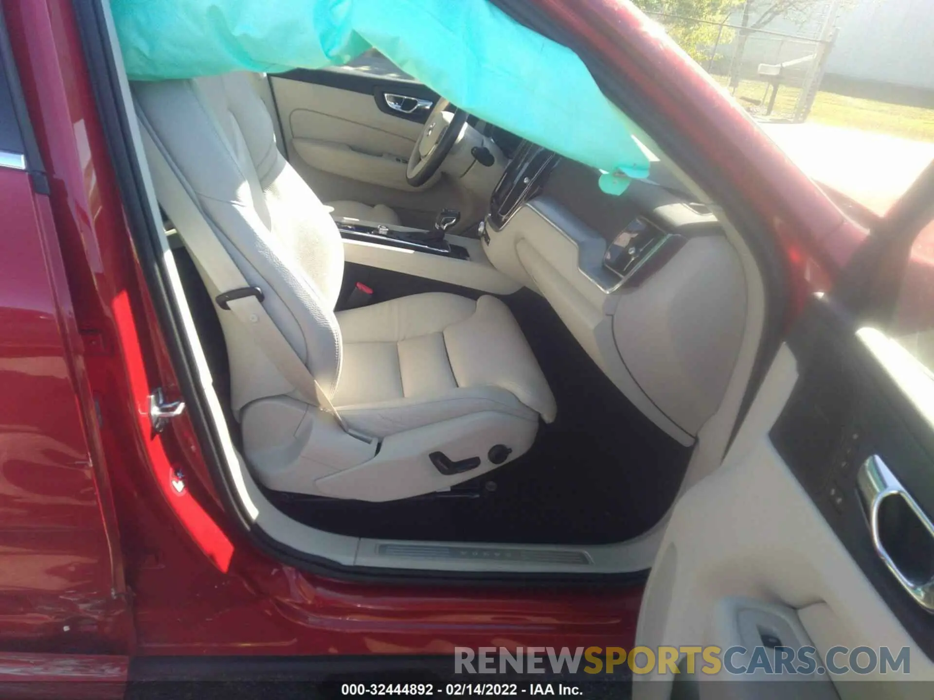 5 Photograph of a damaged car LYVA22RK0KB187227 VOLVO XC60 2019