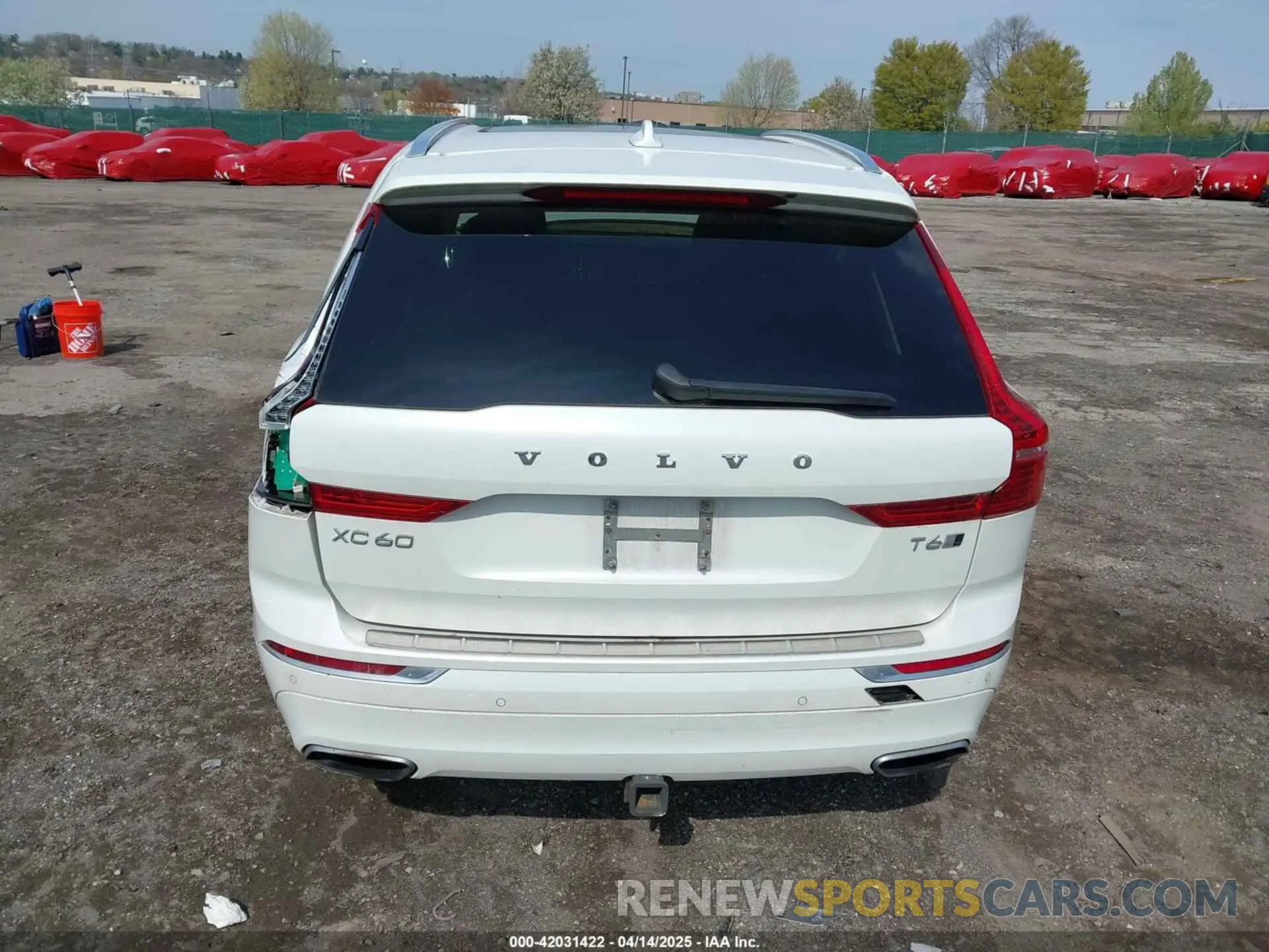 16 Фотография поврежденного автомобиля LYVA22RL0KB243112 VOLVO XC60 2019