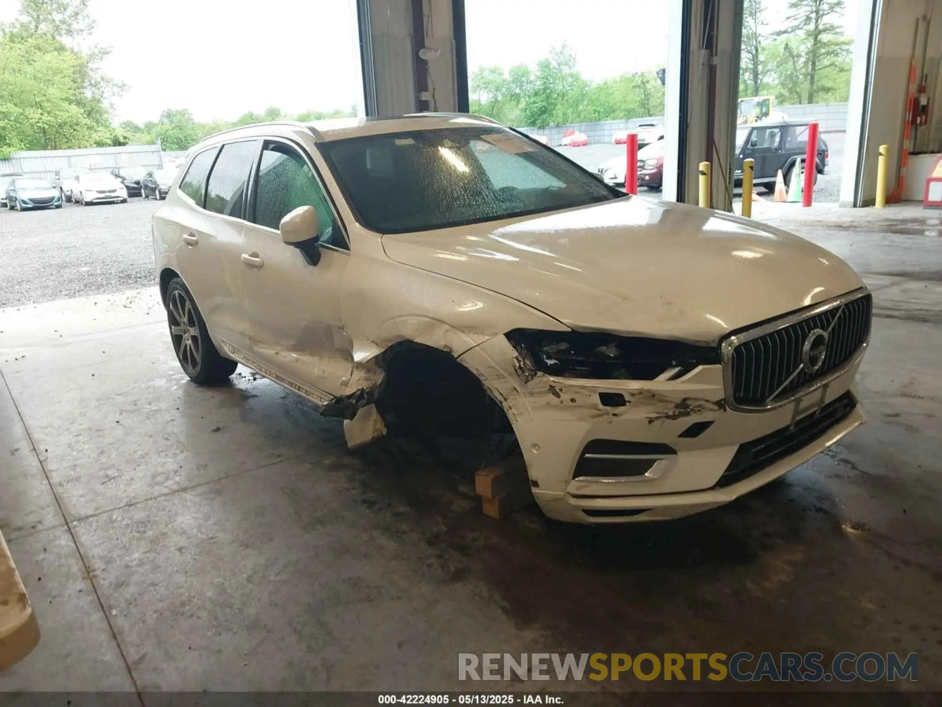 1 Photograph of a damaged car LYVA22RL1KB220003 VOLVO XC60 2019