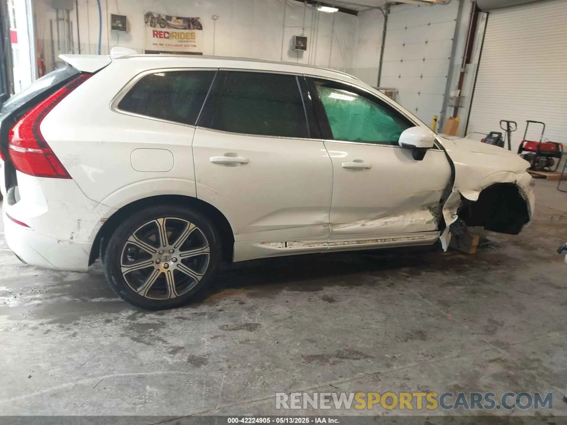 13 Photograph of a damaged car LYVA22RL1KB220003 VOLVO XC60 2019
