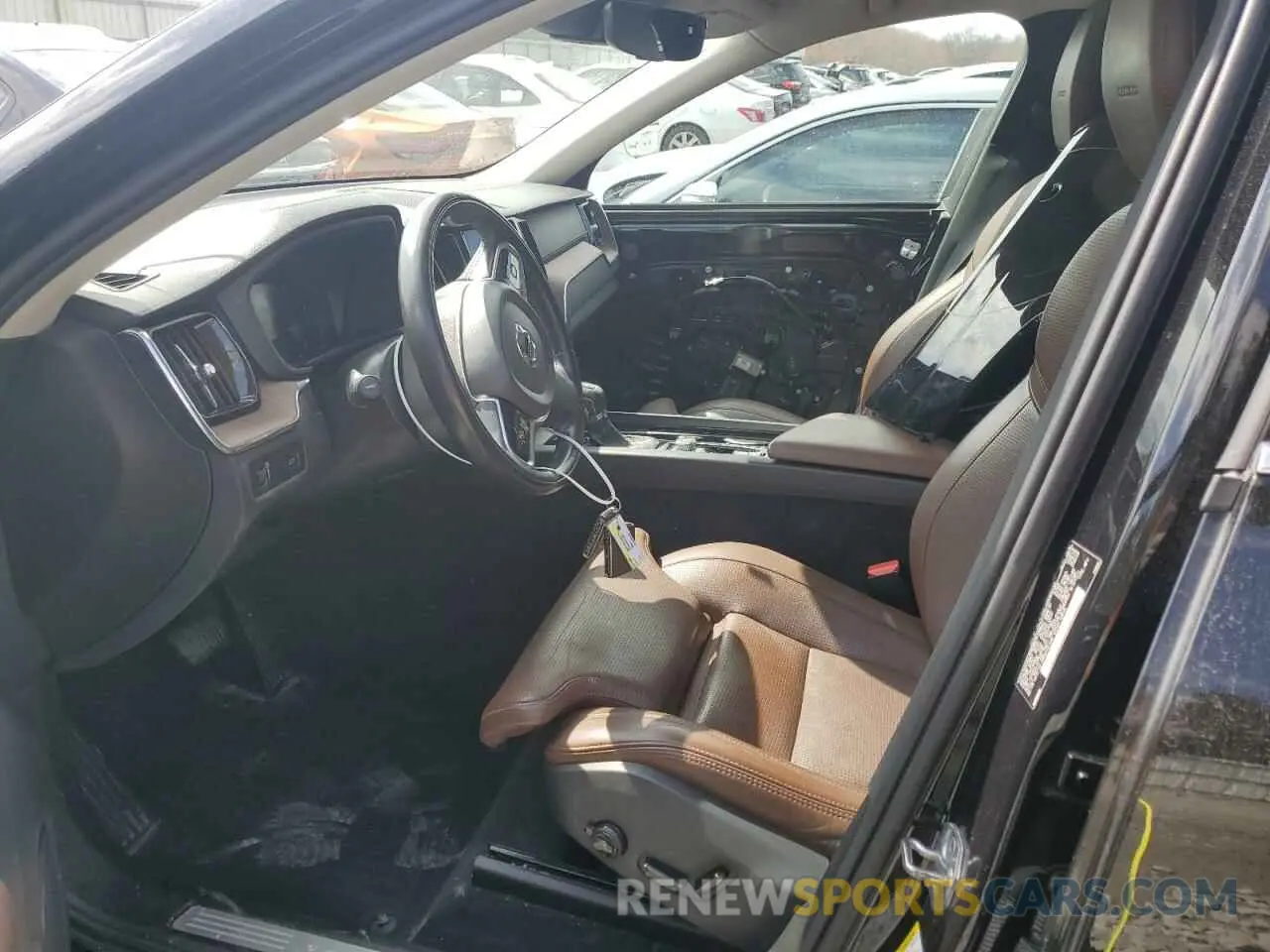 7 Photograph of a damaged car LYVA22RL8KB236876 VOLVO XC60 2019