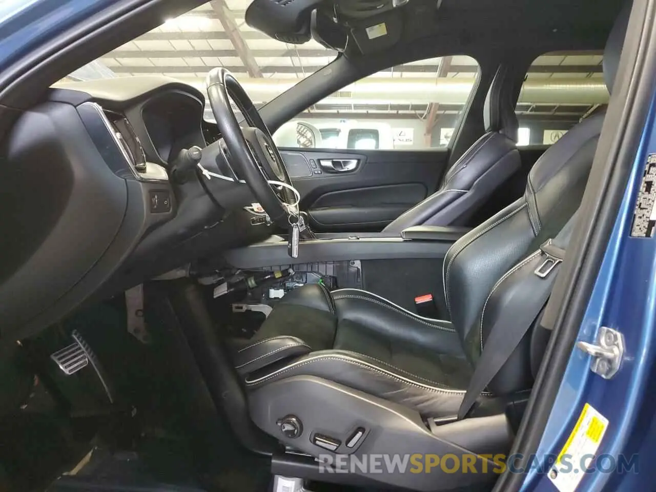7 Фотография поврежденного автомобиля LYVA22RMXKB273761 VOLVO XC60 2019