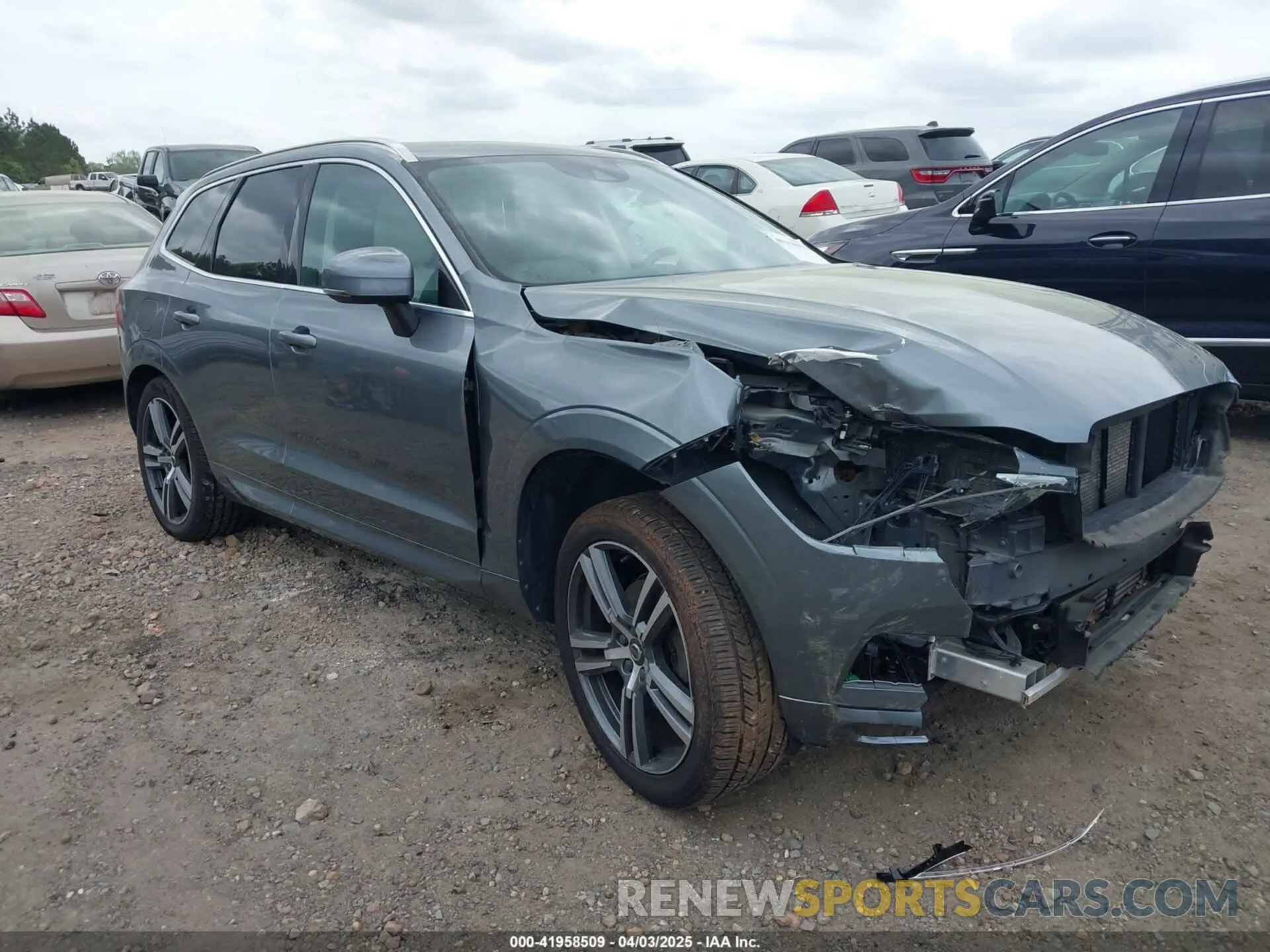 1 Фотография поврежденного автомобиля YV4102DK2L1589947 VOLVO XC60 2020