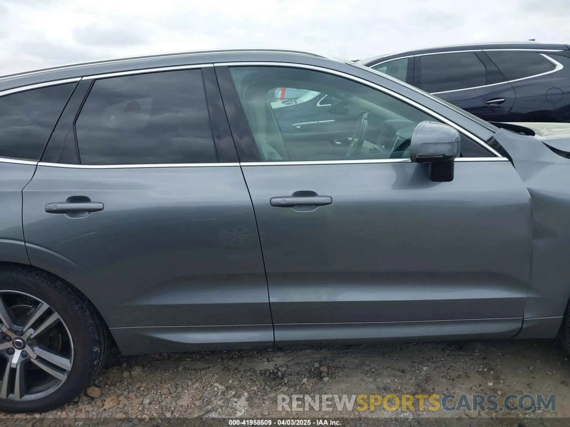 14 Фотография поврежденного автомобиля YV4102DK2L1589947 VOLVO XC60 2020