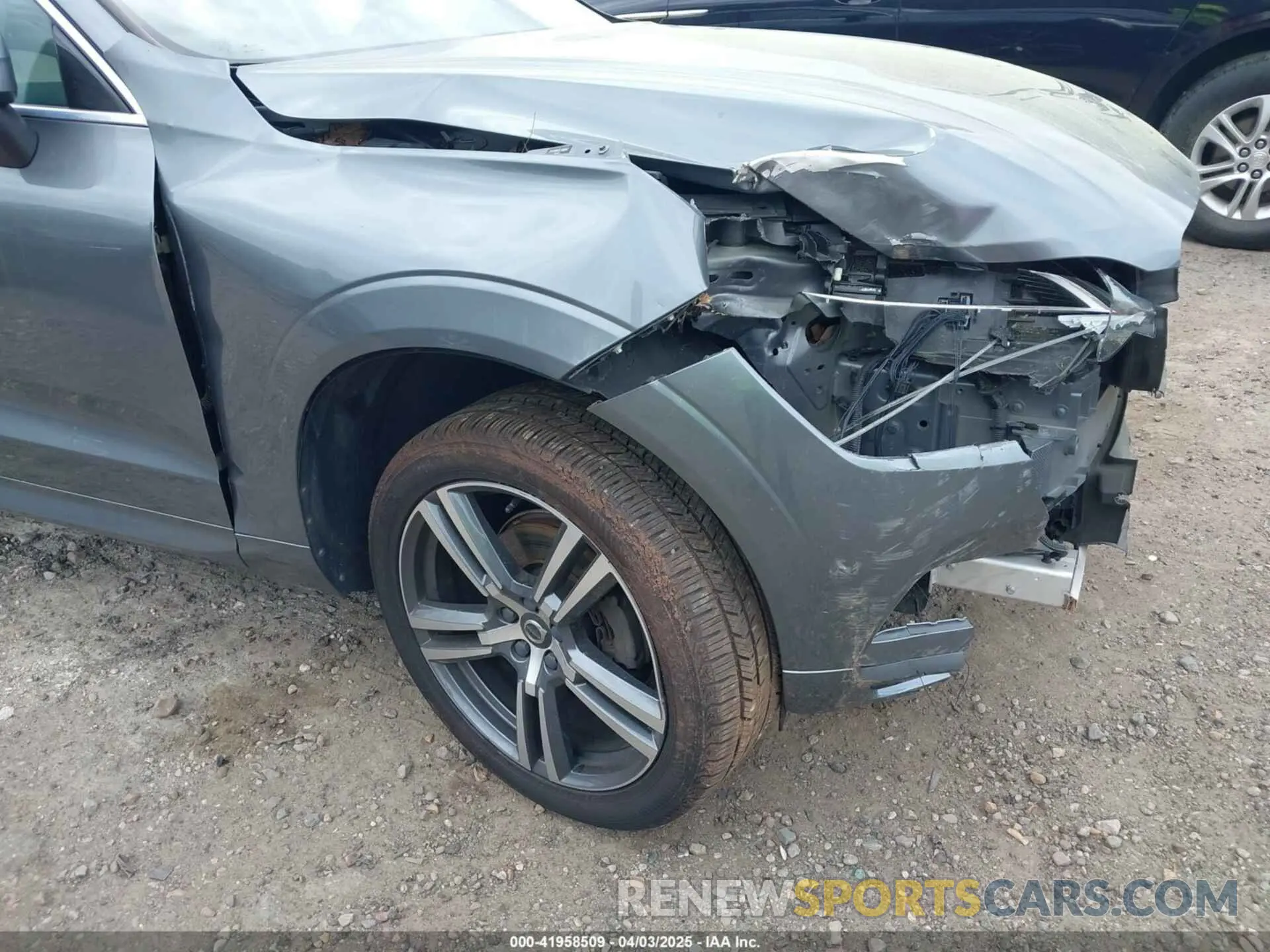 20 Фотография поврежденного автомобиля YV4102DK2L1589947 VOLVO XC60 2020