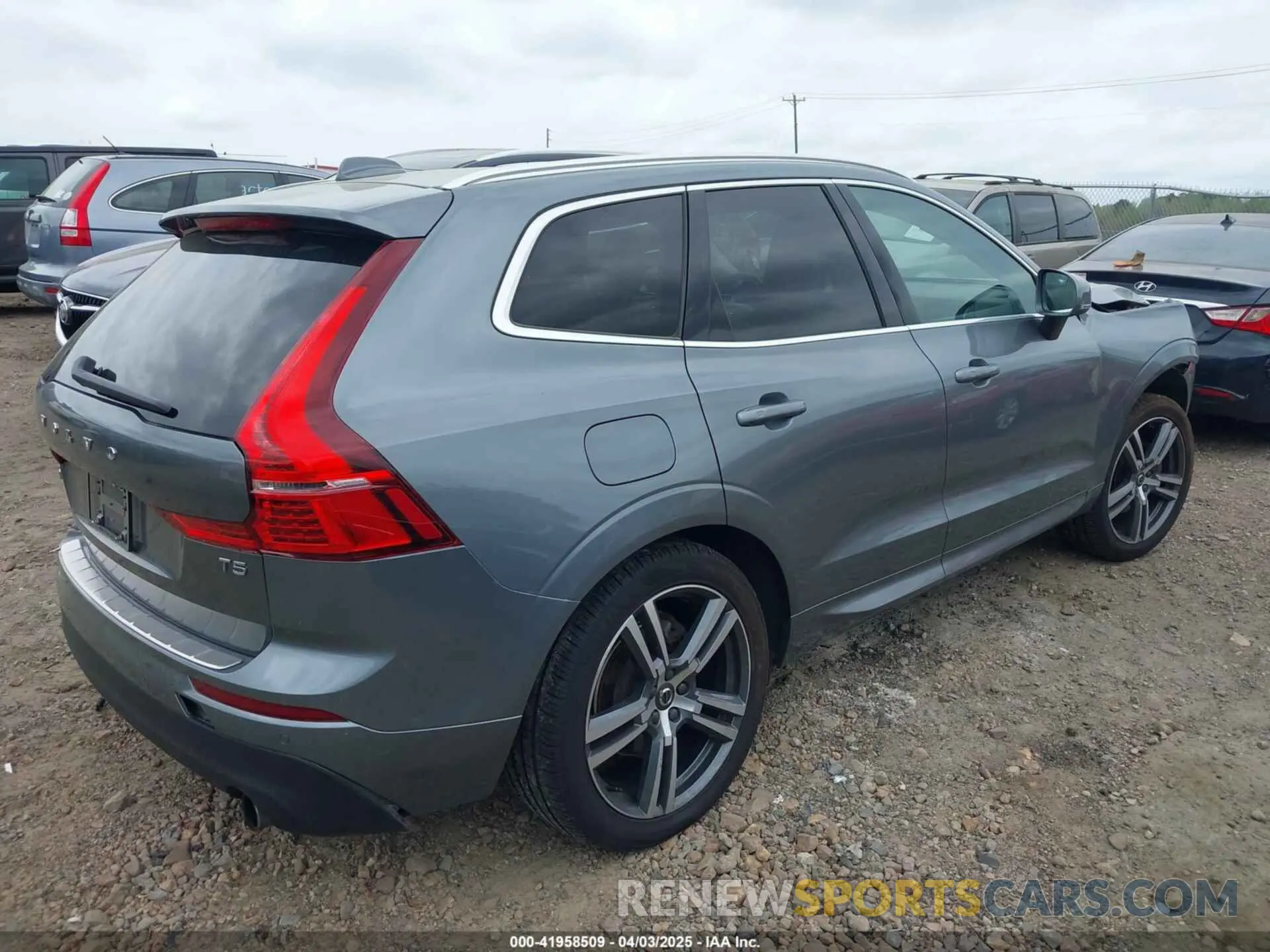 4 Фотография поврежденного автомобиля YV4102DK2L1589947 VOLVO XC60 2020