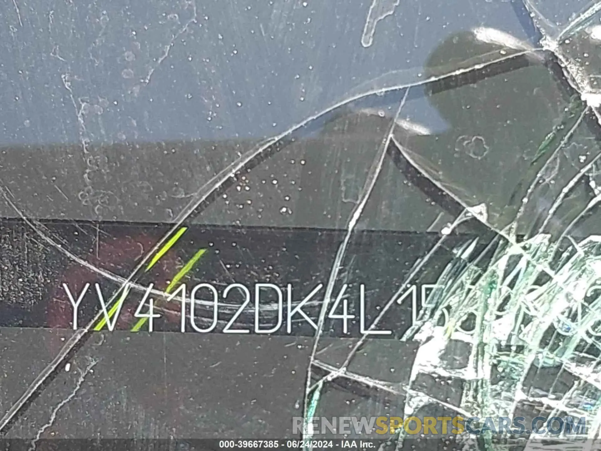 17 Photograph of a damaged car YV4102DK4L1589903 VOLVO XC60 2020