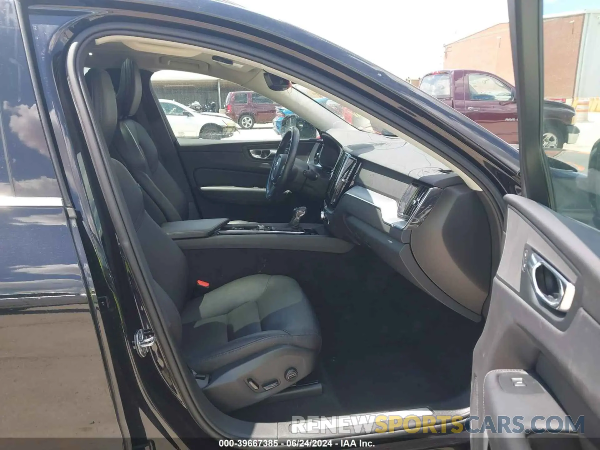 5 Photograph of a damaged car YV4102DK4L1589903 VOLVO XC60 2020
