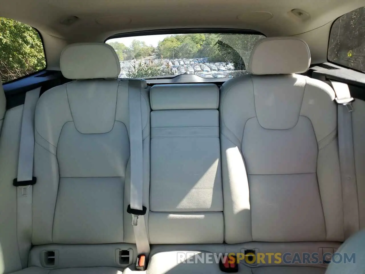 10 Фотография поврежденного автомобиля YV4102DK5L1421574 VOLVO XC60 2020