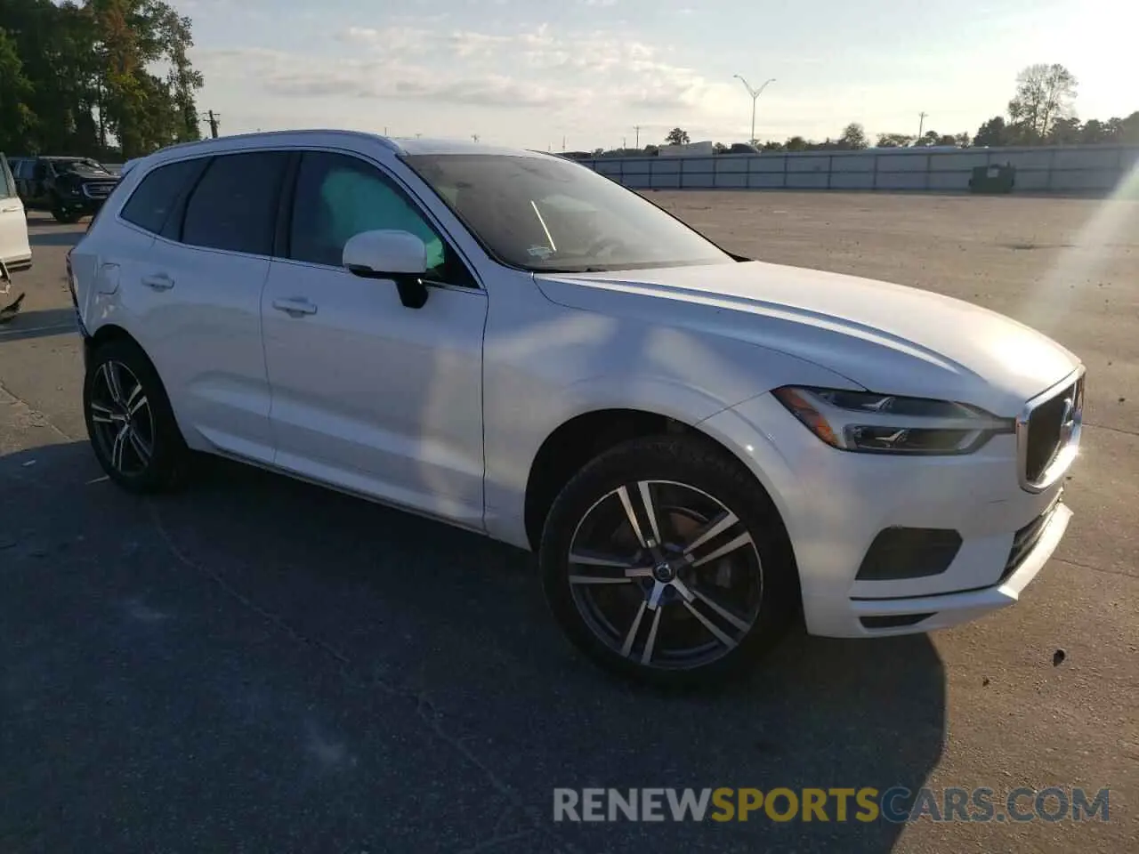 4 Photograph of a damaged car YV4102DK5L1565500 VOLVO XC60 2020