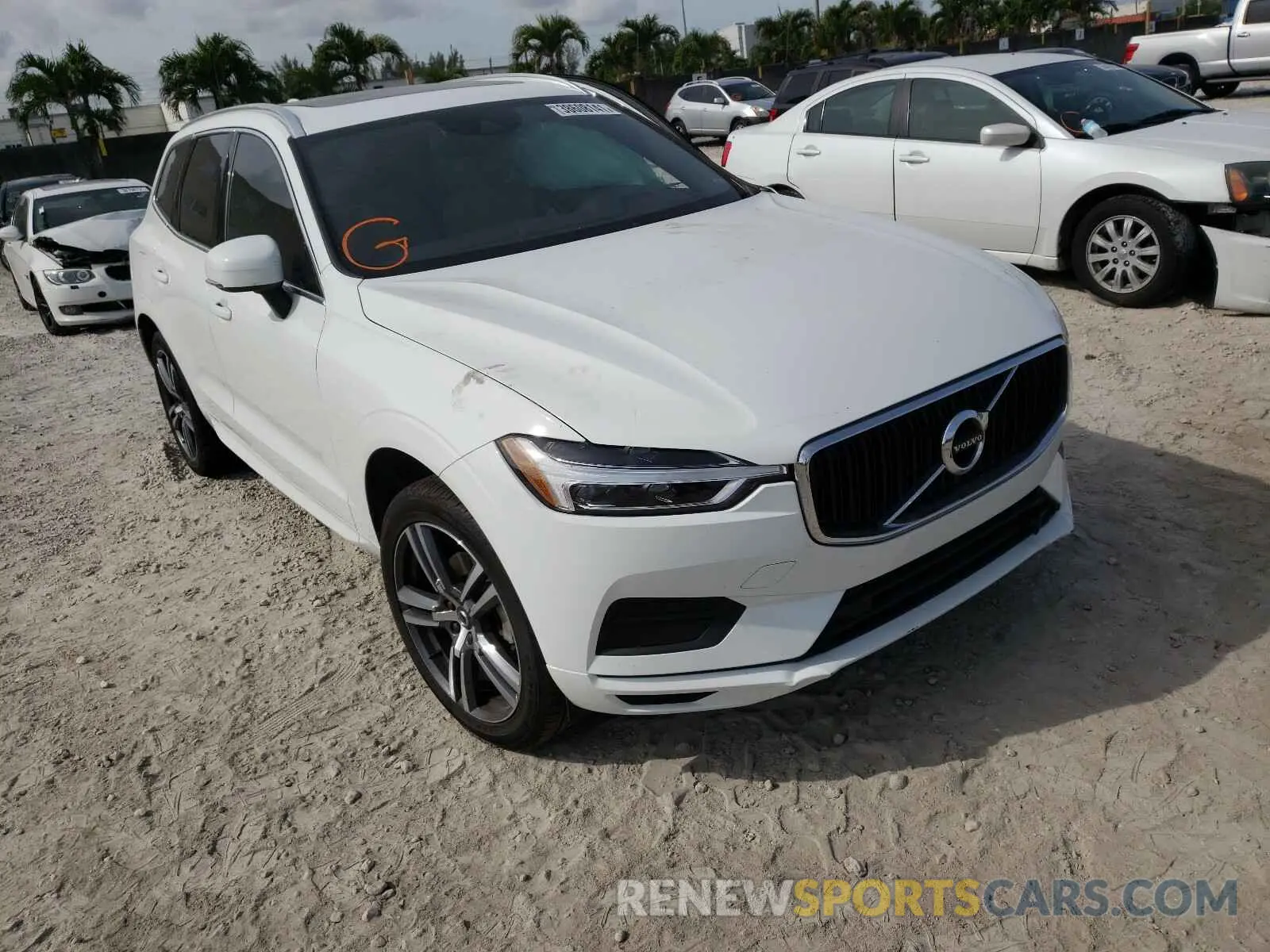 1 Photograph of a damaged car YV4102DK9L1561255 VOLVO XC60 2020