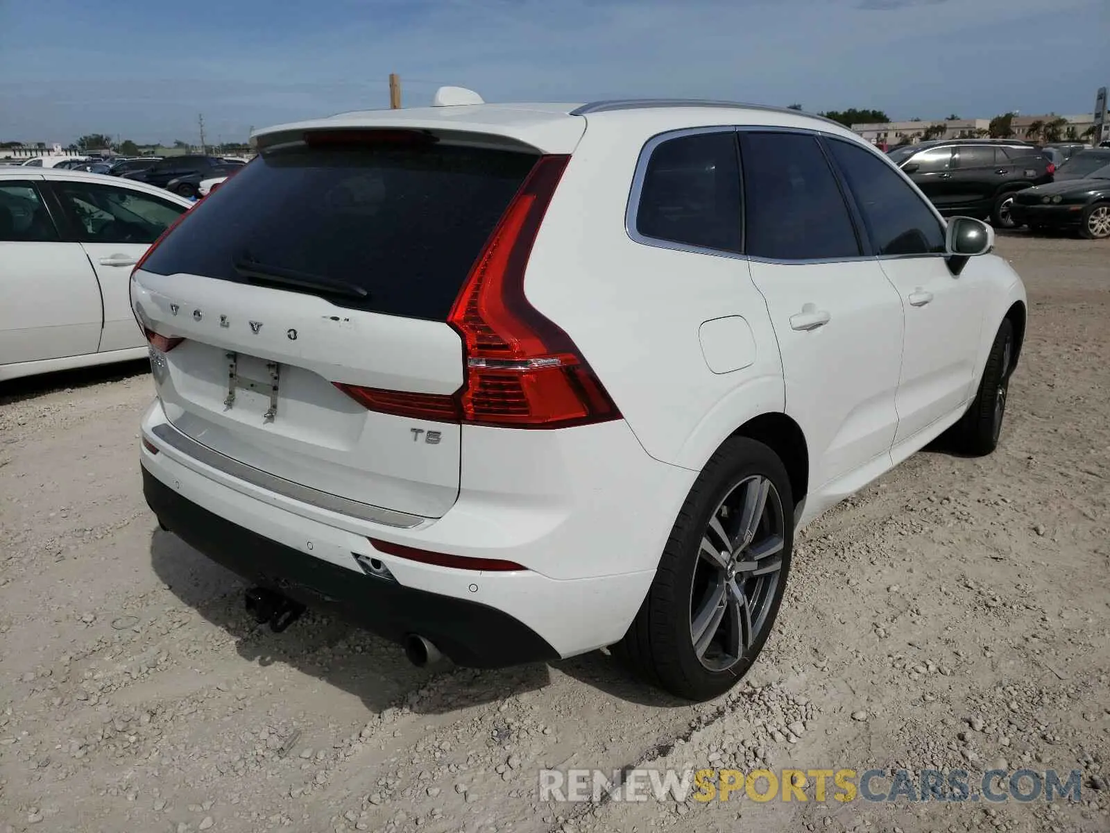 4 Photograph of a damaged car YV4102DK9L1561255 VOLVO XC60 2020