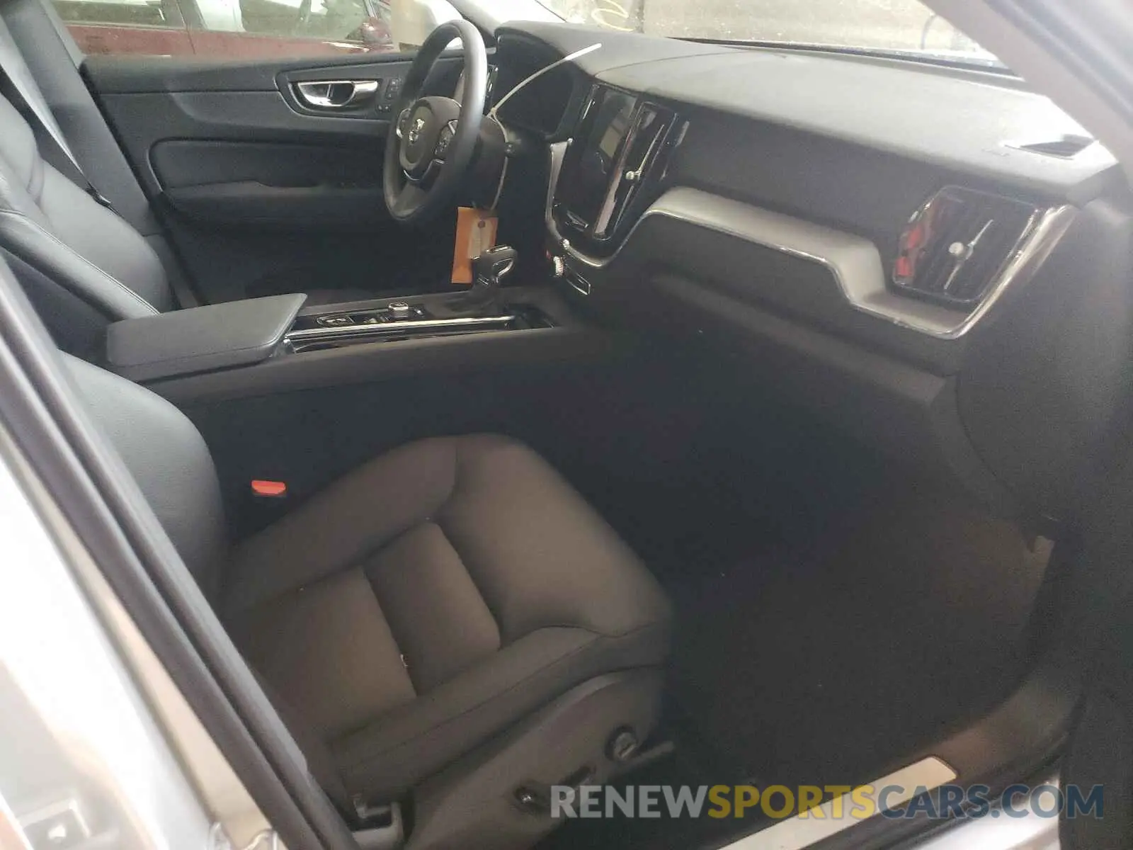5 Photograph of a damaged car YV4102DK9L1598953 VOLVO XC60 2020
