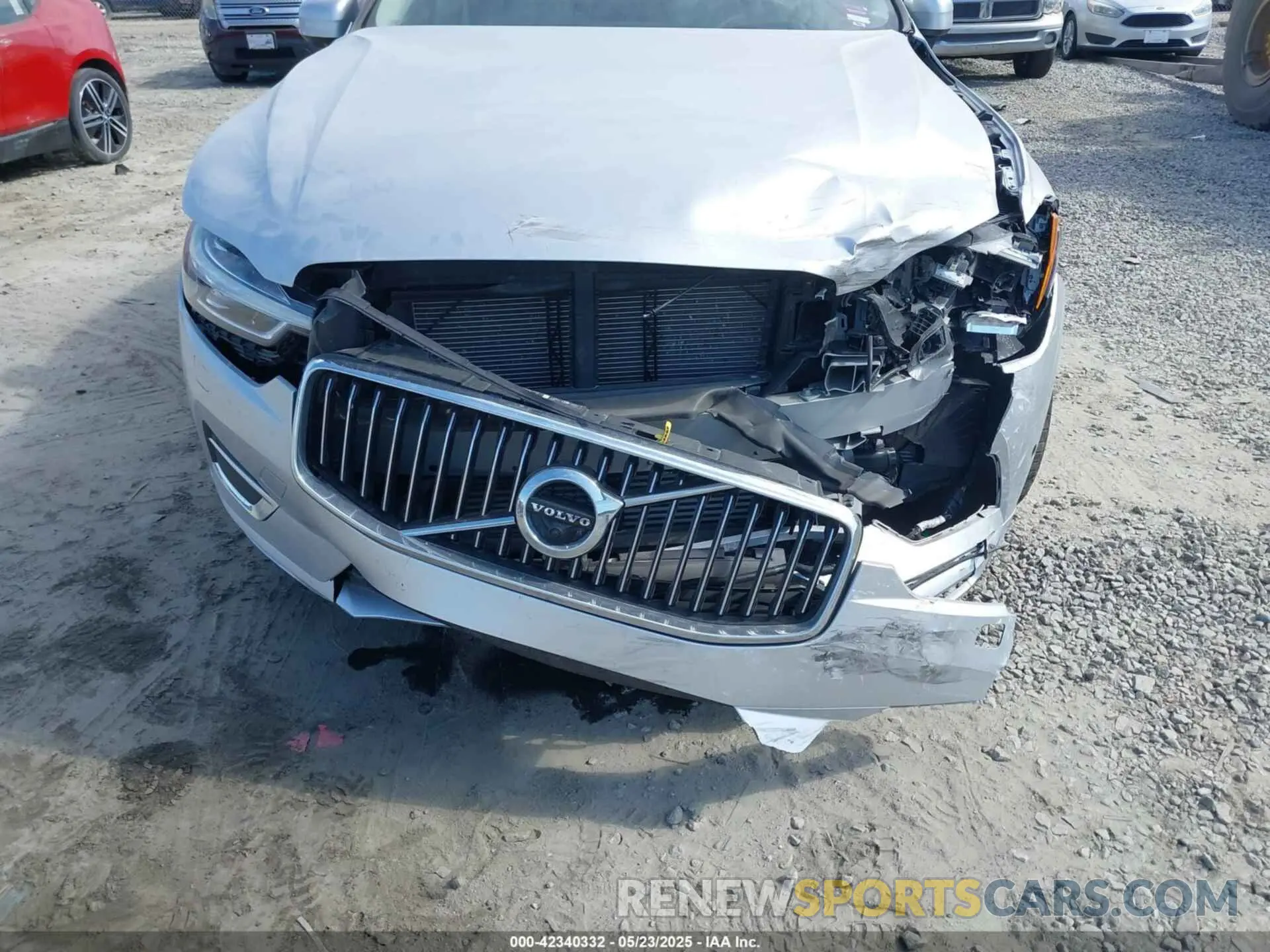 6 Photograph of a damaged car YV4102DL3L1525862 VOLVO XC60 2020