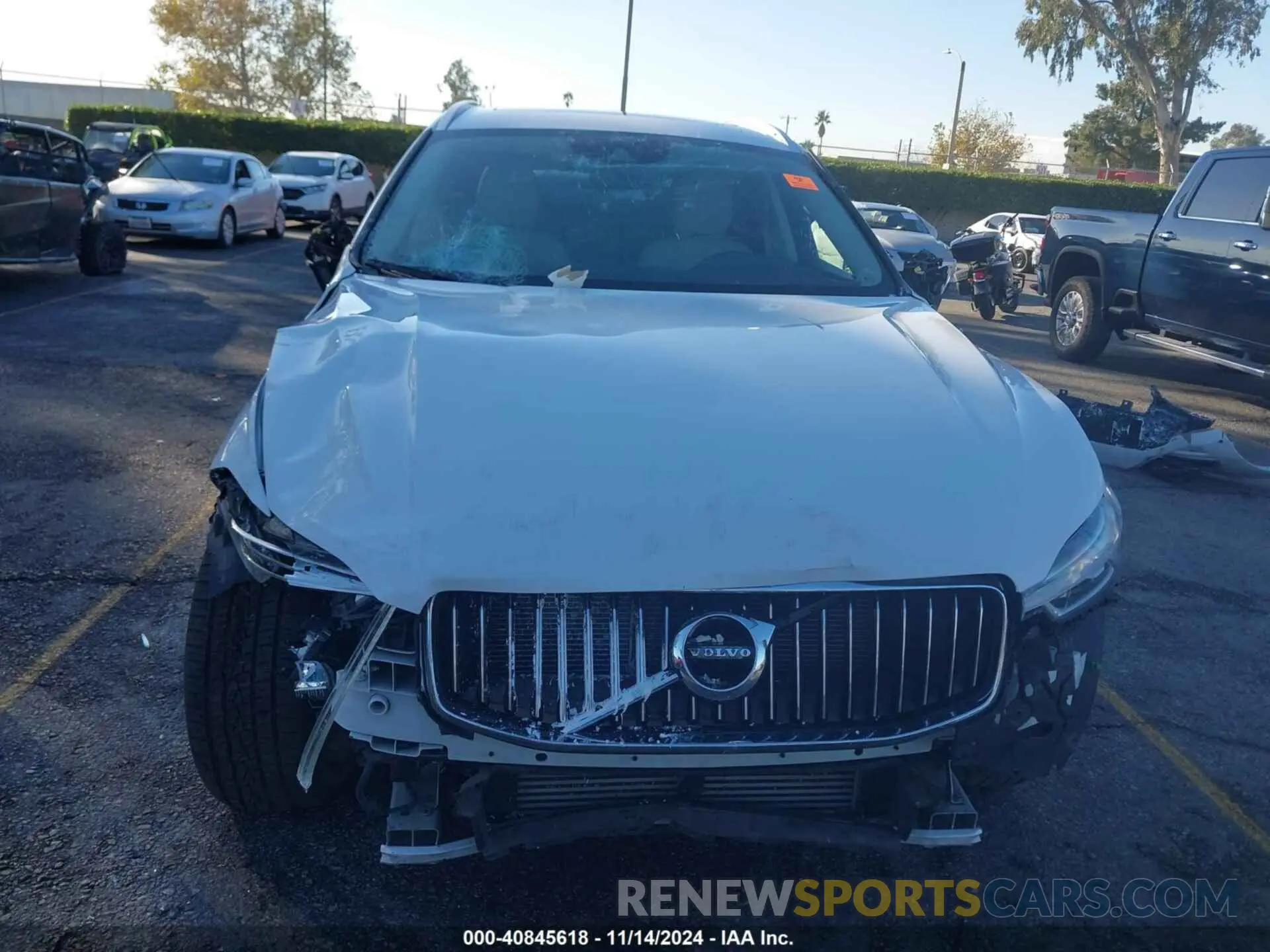 13 Photograph of a damaged car YV4102DLXL1512610 VOLVO XC60 2020