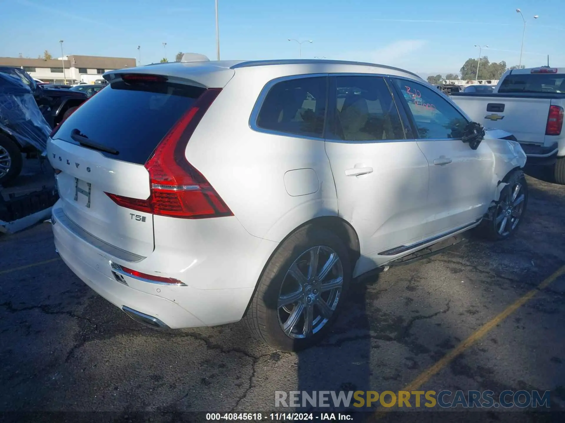 4 Photograph of a damaged car YV4102DLXL1512610 VOLVO XC60 2020